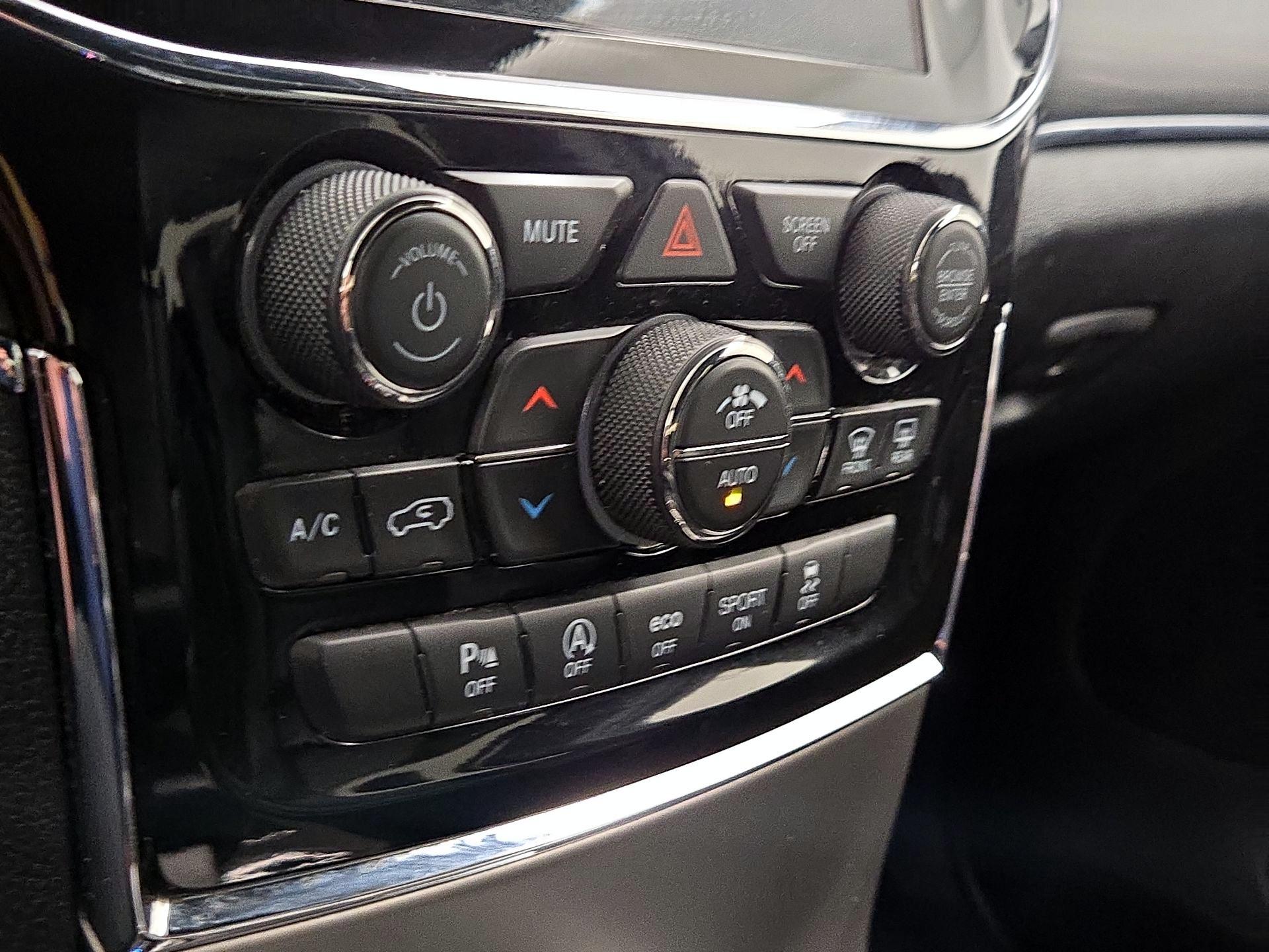 Thumbnail: 2021 Jeep Grand Cherokee - 17