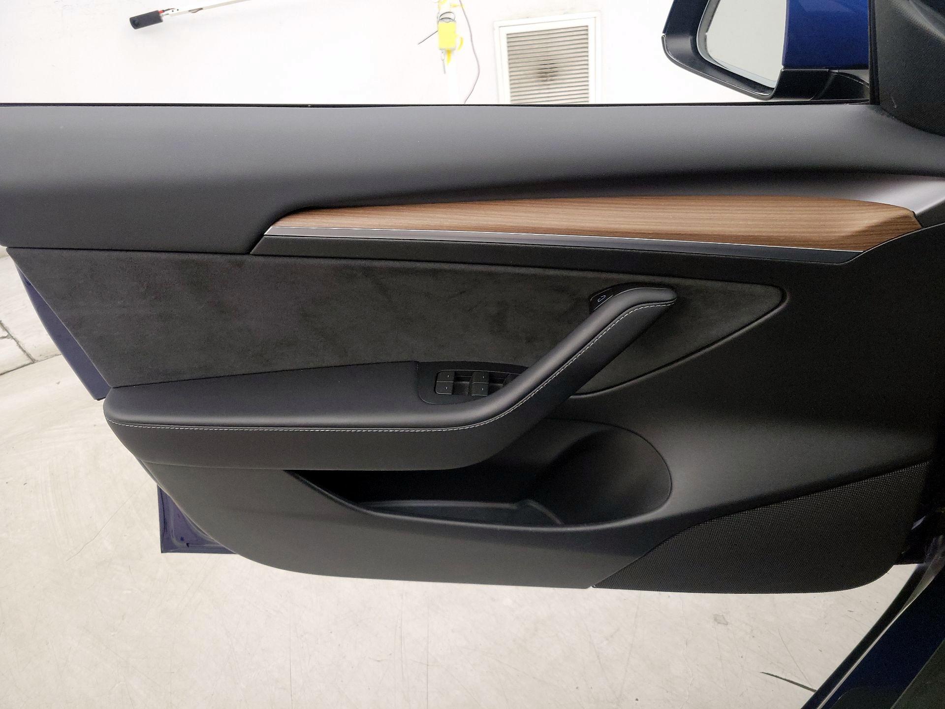 Thumbnail: 2023 Tesla Model 3 - 12