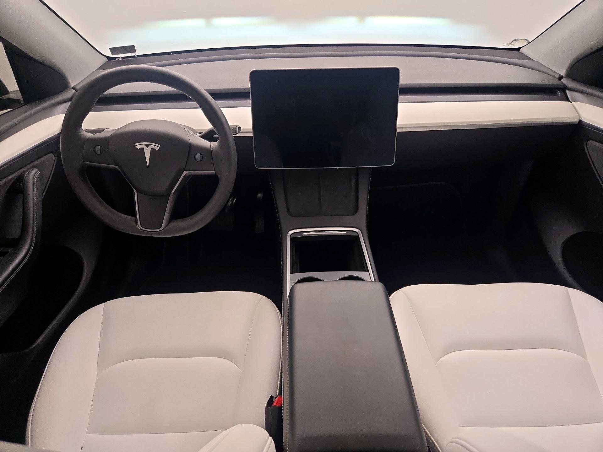 Thumbnail: 2024 Tesla Model Y - 9