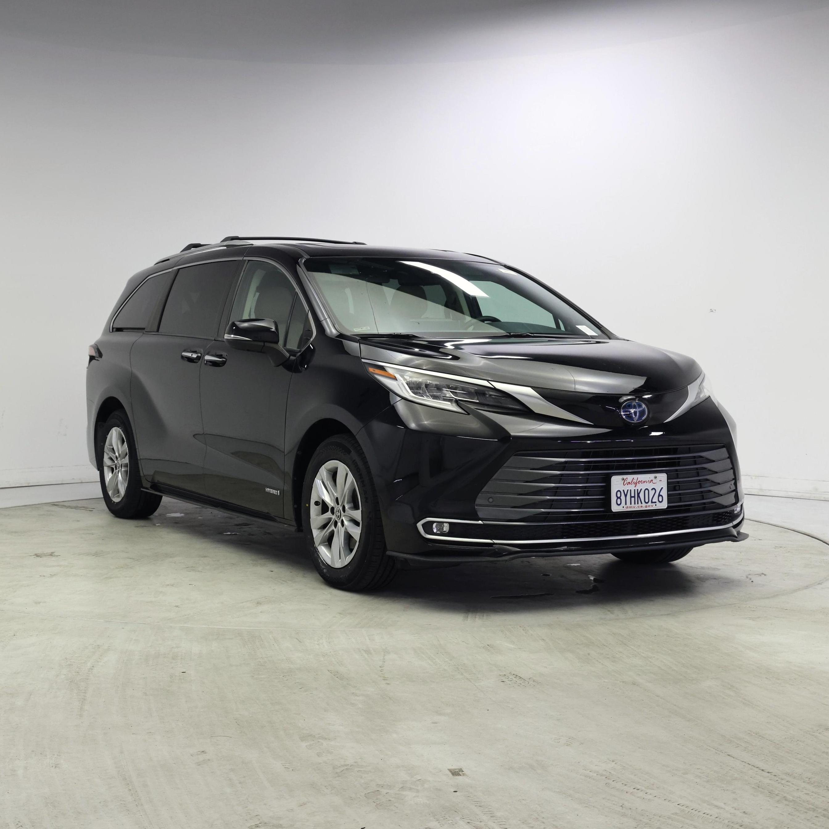 Black 2021 Toyota Sienna Minivan Front-Wheel Drive Automatic