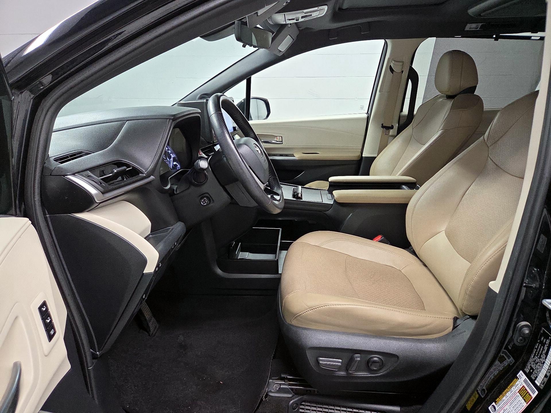 Thumbnail: 2021 Toyota Sienna - 11