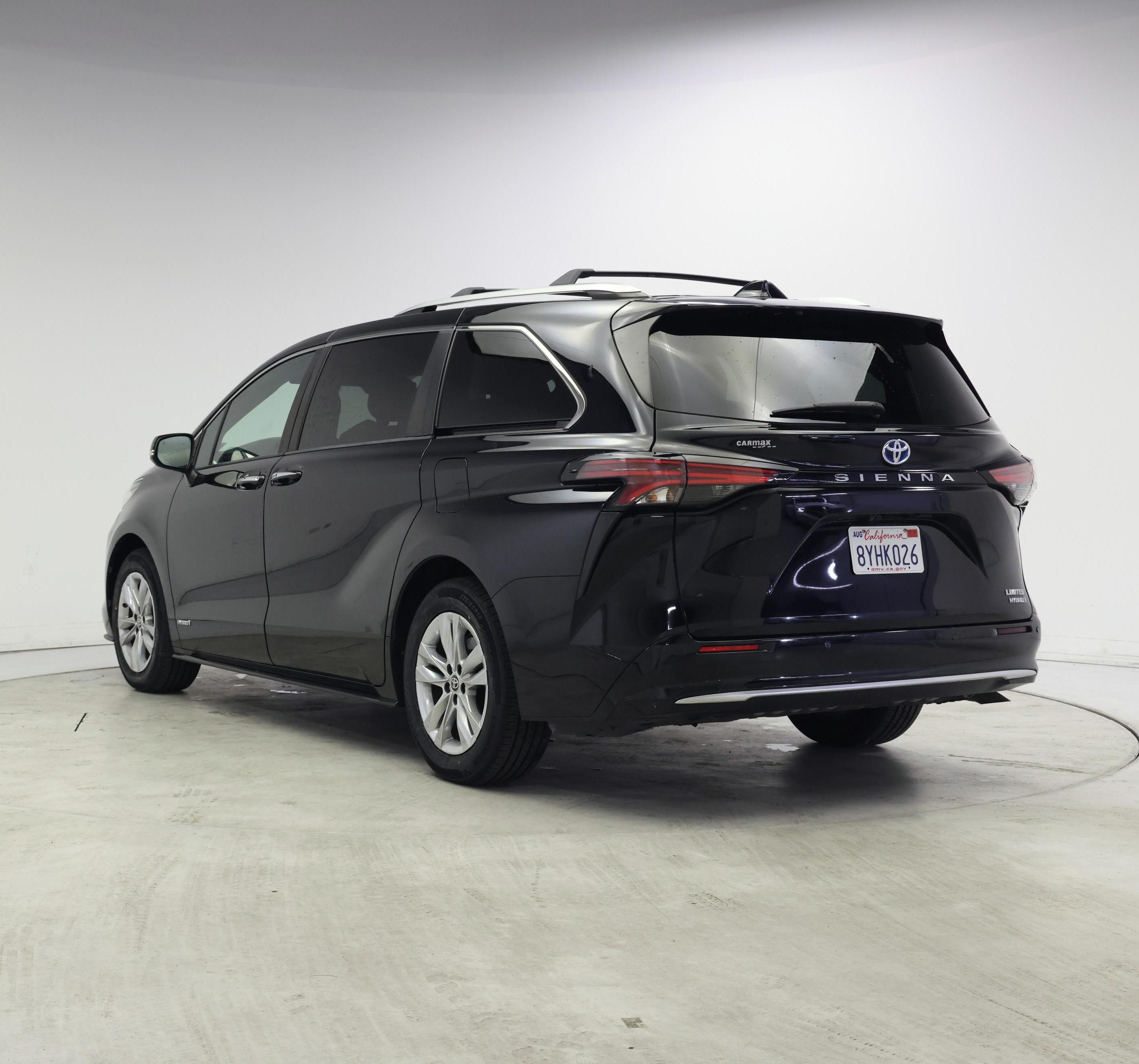 Thumbnail: 2021 Toyota Sienna - 2