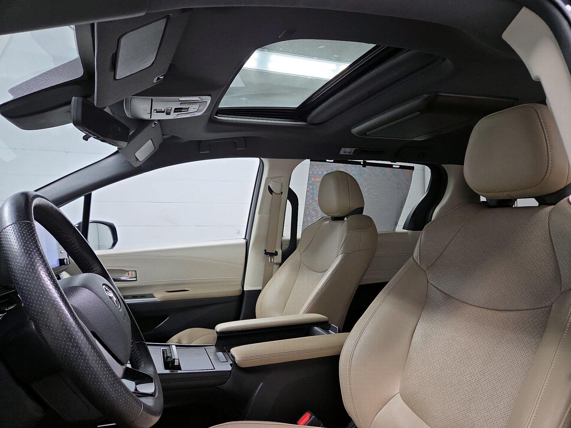 Thumbnail: 2021 Toyota Sienna - 20