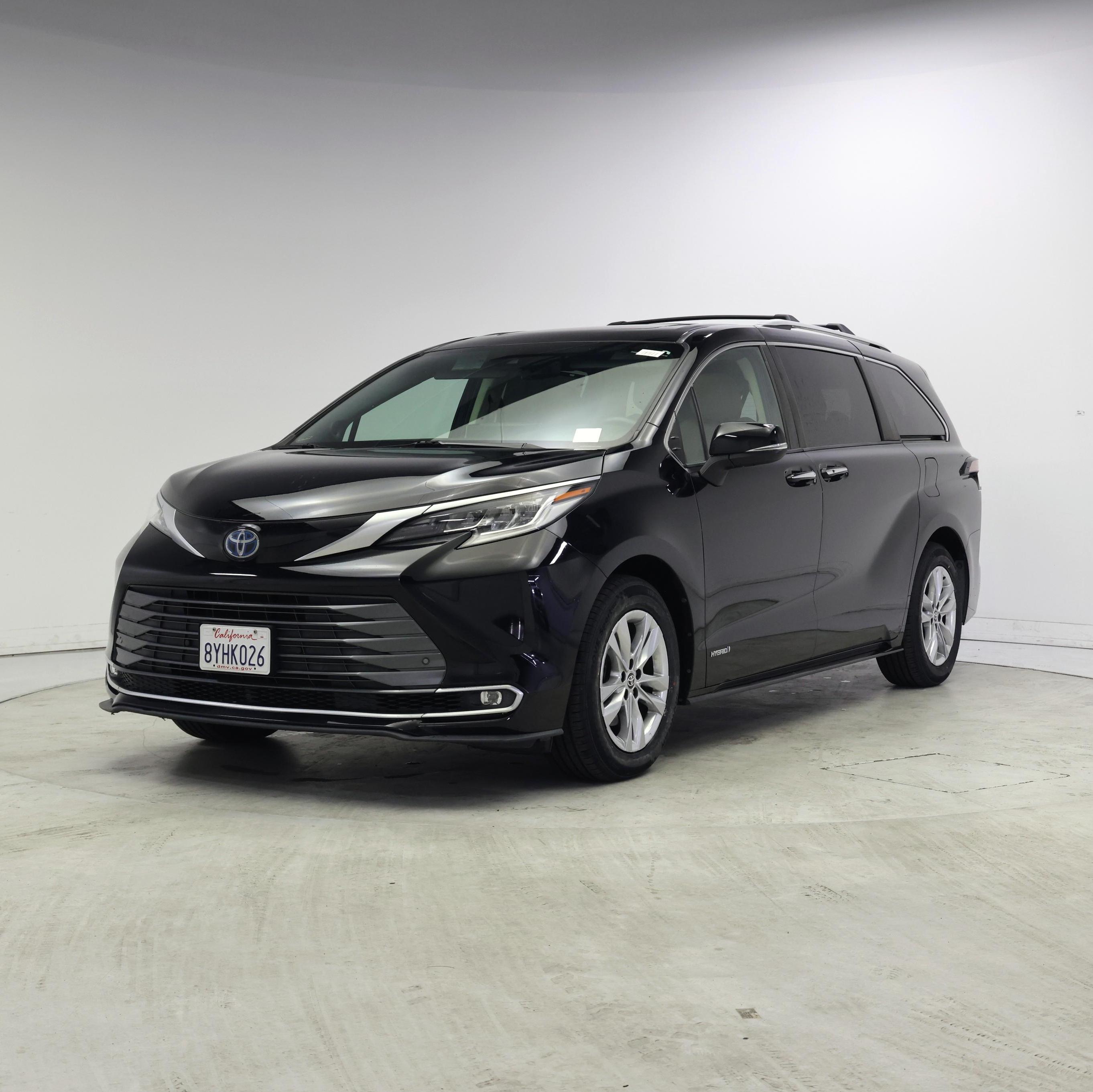 Thumbnail: 2021 Toyota Sienna - 4