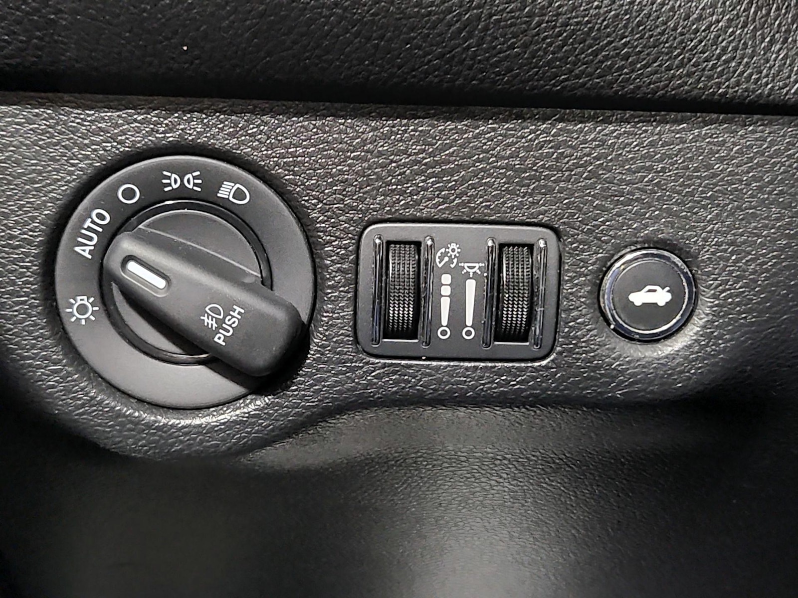 2022 Dodge Challenger R/T - Photo 14