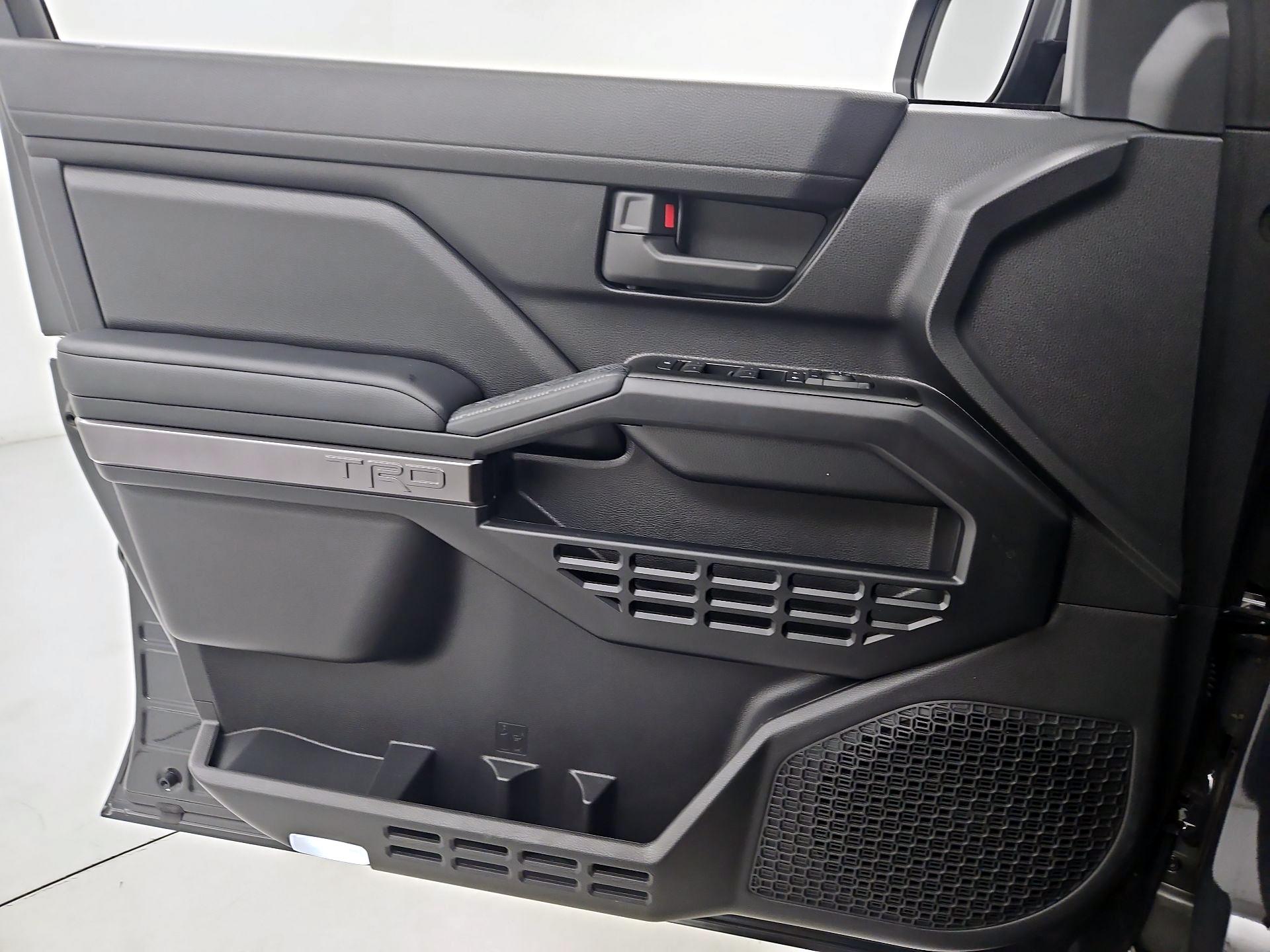 Thumbnail: 2025 Toyota 4Runner - 12