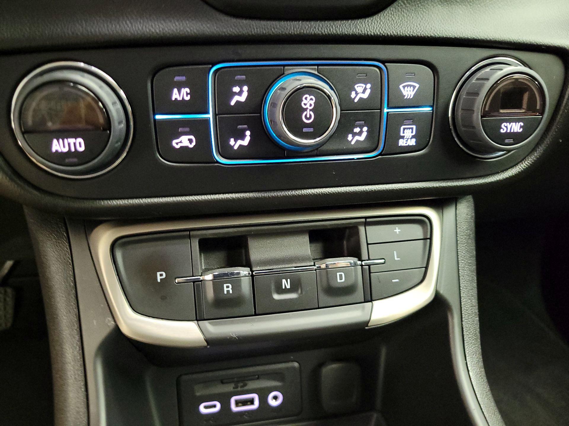 Thumbnail: 2022 GMC Terrain - 17