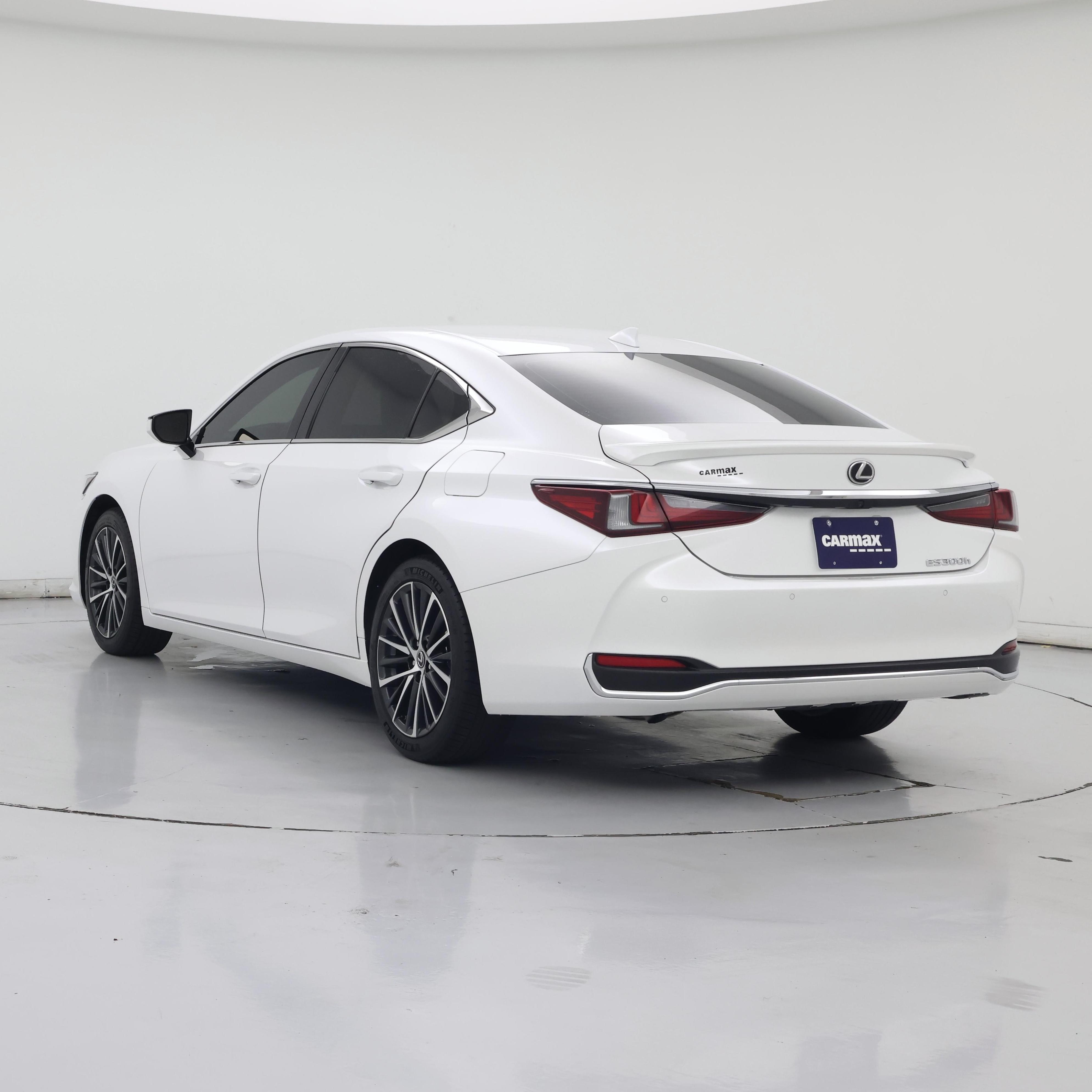 Thumbnail: 2025 Lexus ES - 2