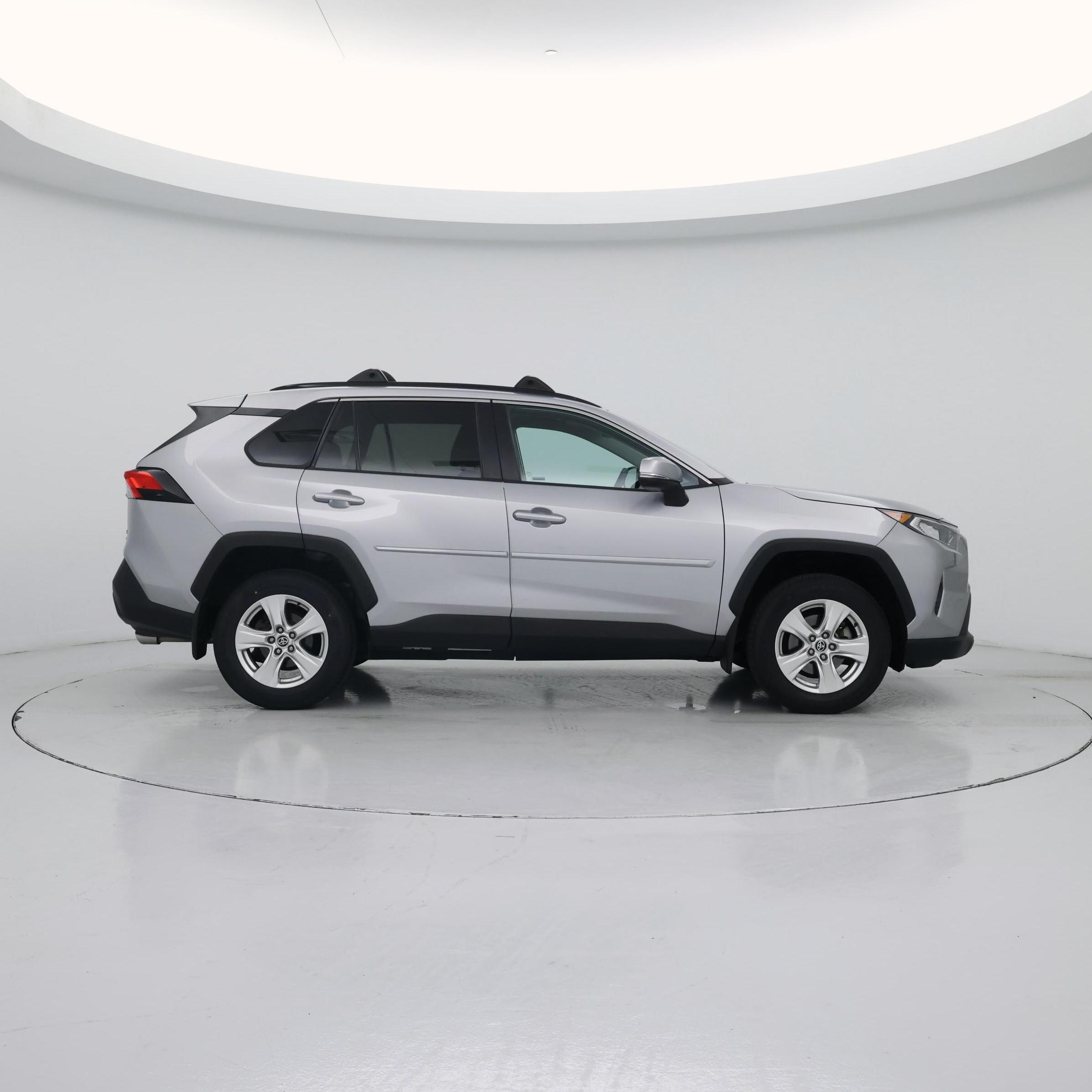 Thumbnail: 2021 Toyota RAV4 - 7