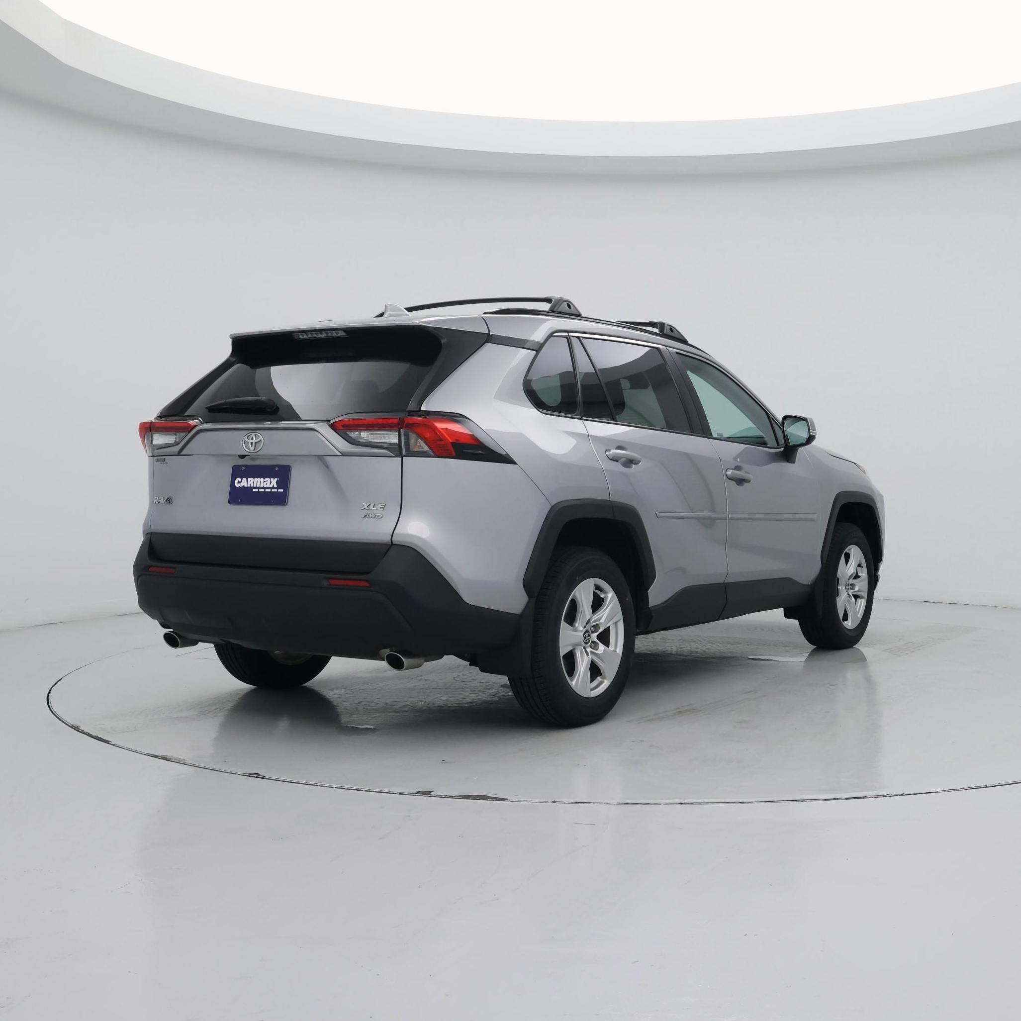 Thumbnail: 2021 Toyota RAV4 - 8