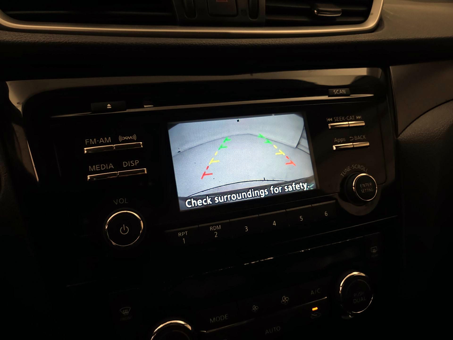 Thumbnail: 2015 Nissan Rogue - 14