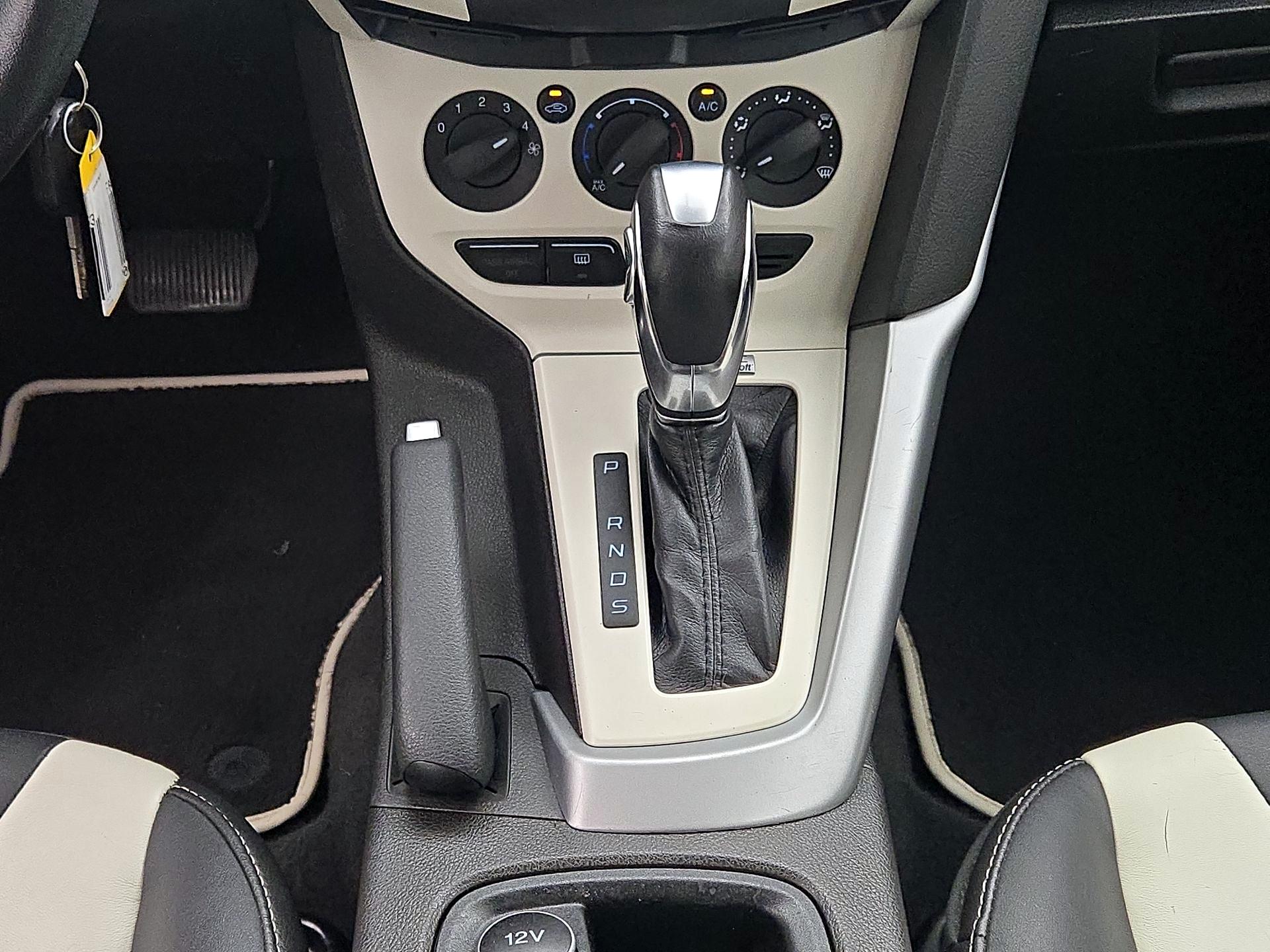 Thumbnail: 2014 Ford Focus - 16