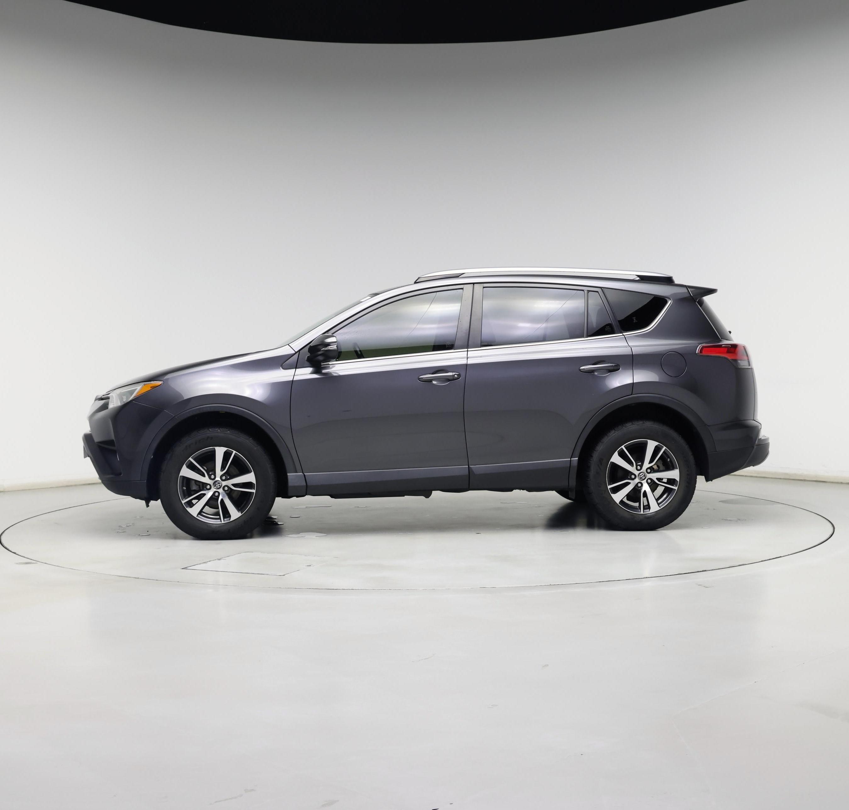 Thumbnail: 2017 Toyota RAV4 - 3
