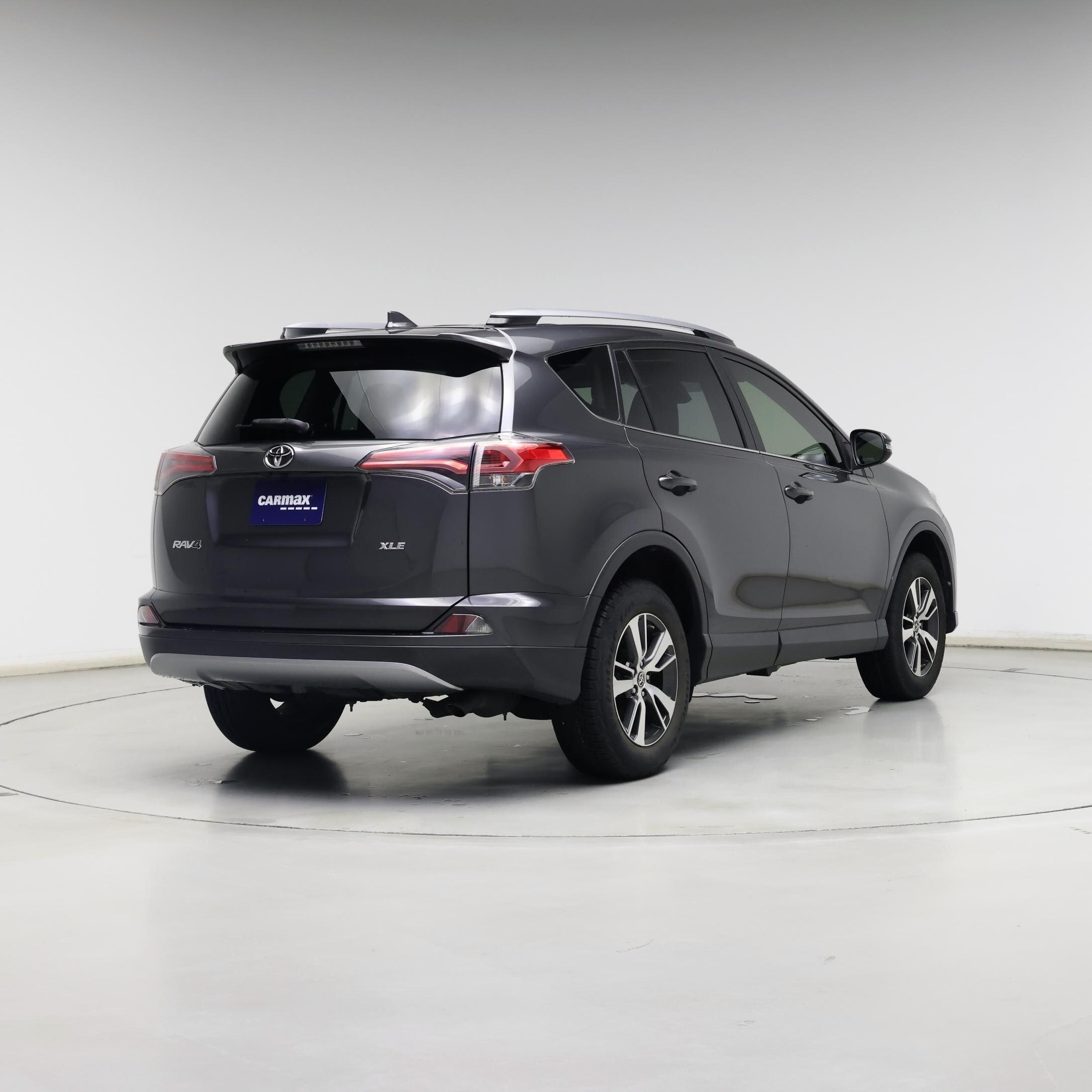 Thumbnail: 2017 Toyota RAV4 - 8