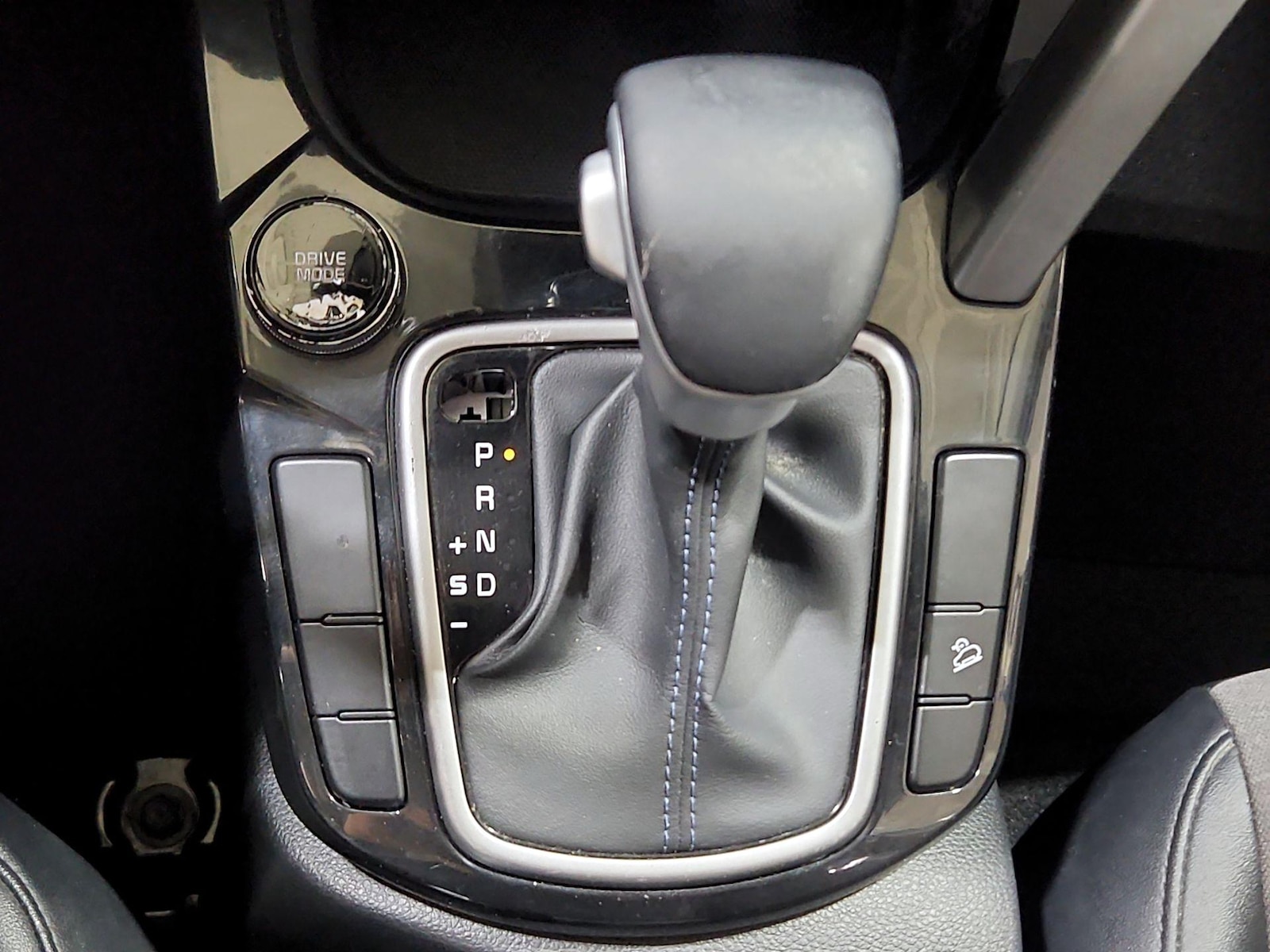 2023 Kia Seltos S - Photo 18