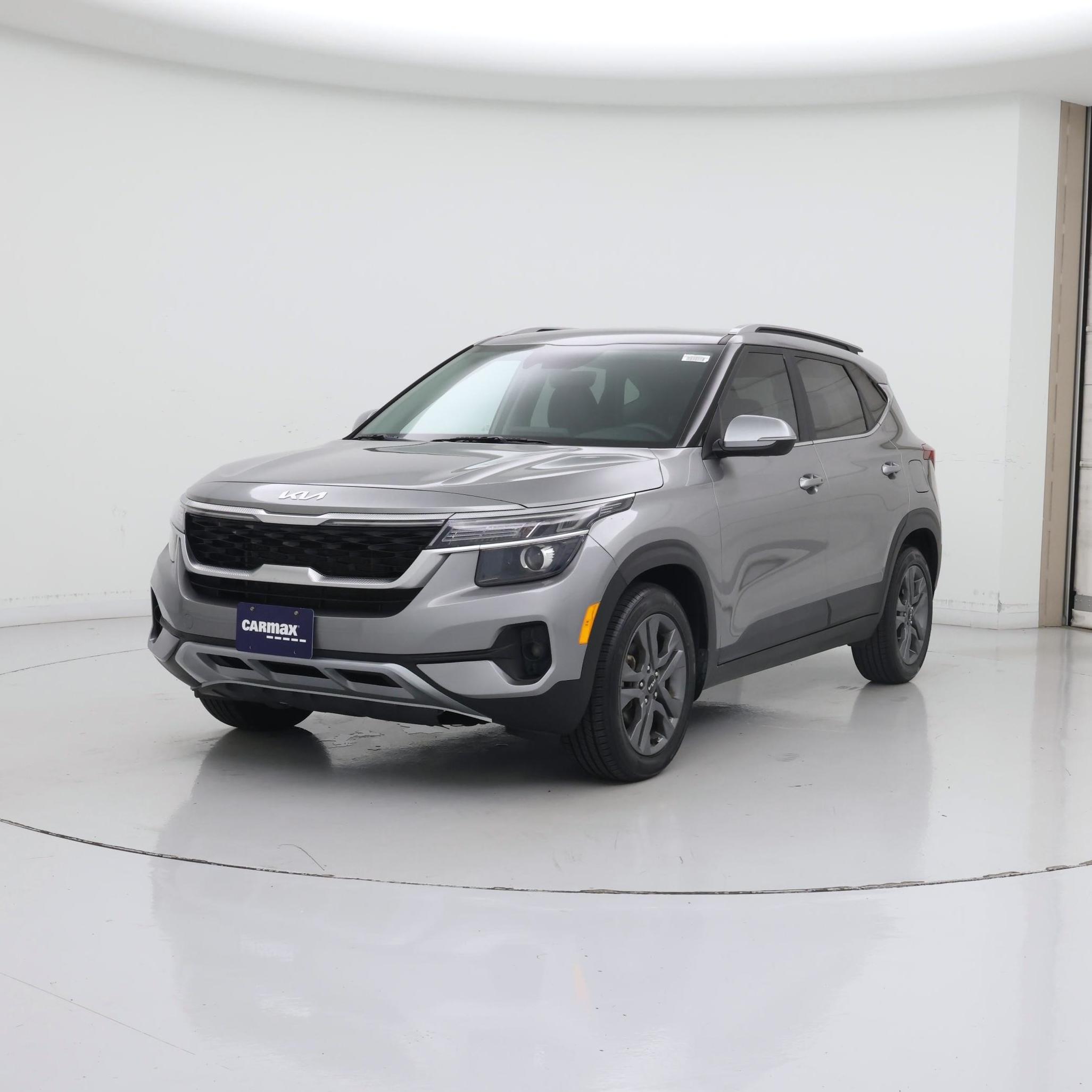 Thumbnail: 2023 Kia Seltos - 4