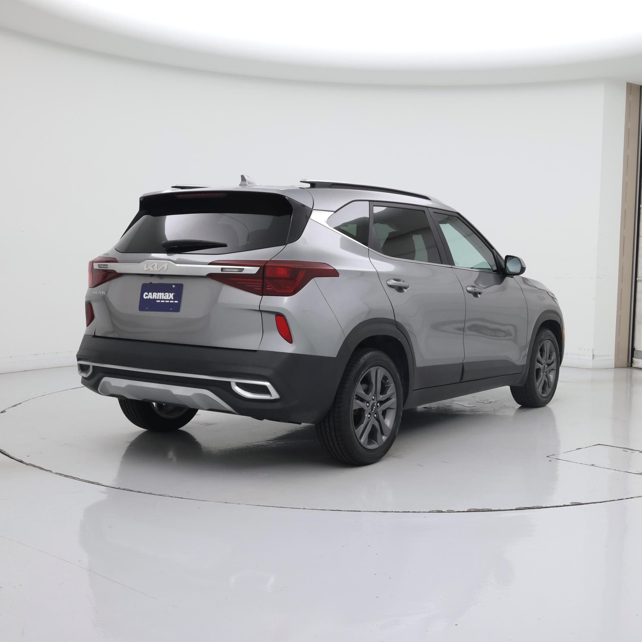 Thumbnail: 2023 Kia Seltos - 8