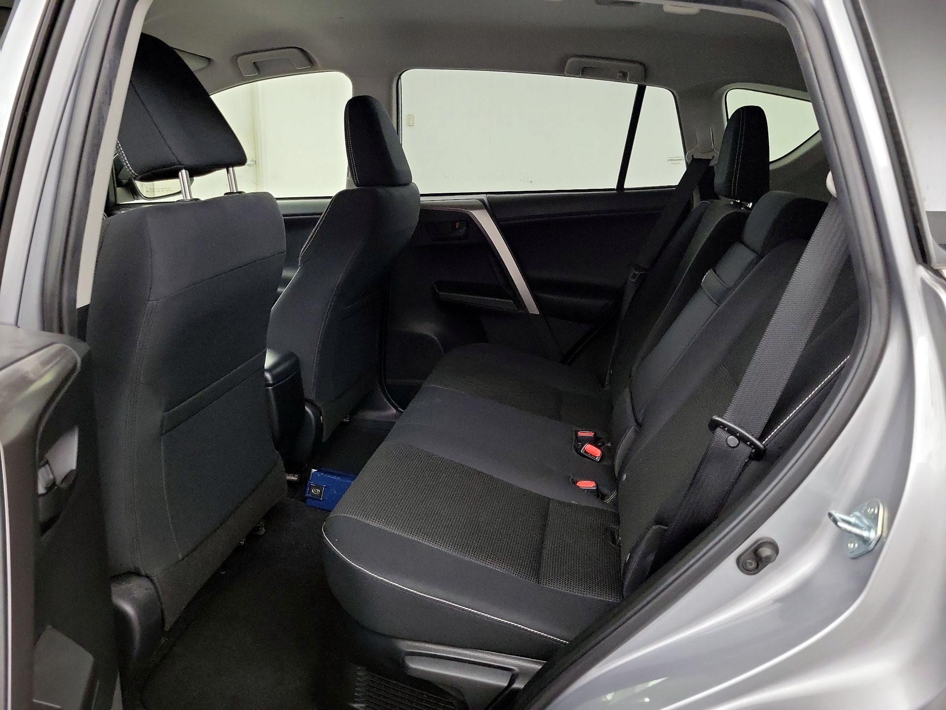 Thumbnail: 2018 Toyota RAV4 - 19