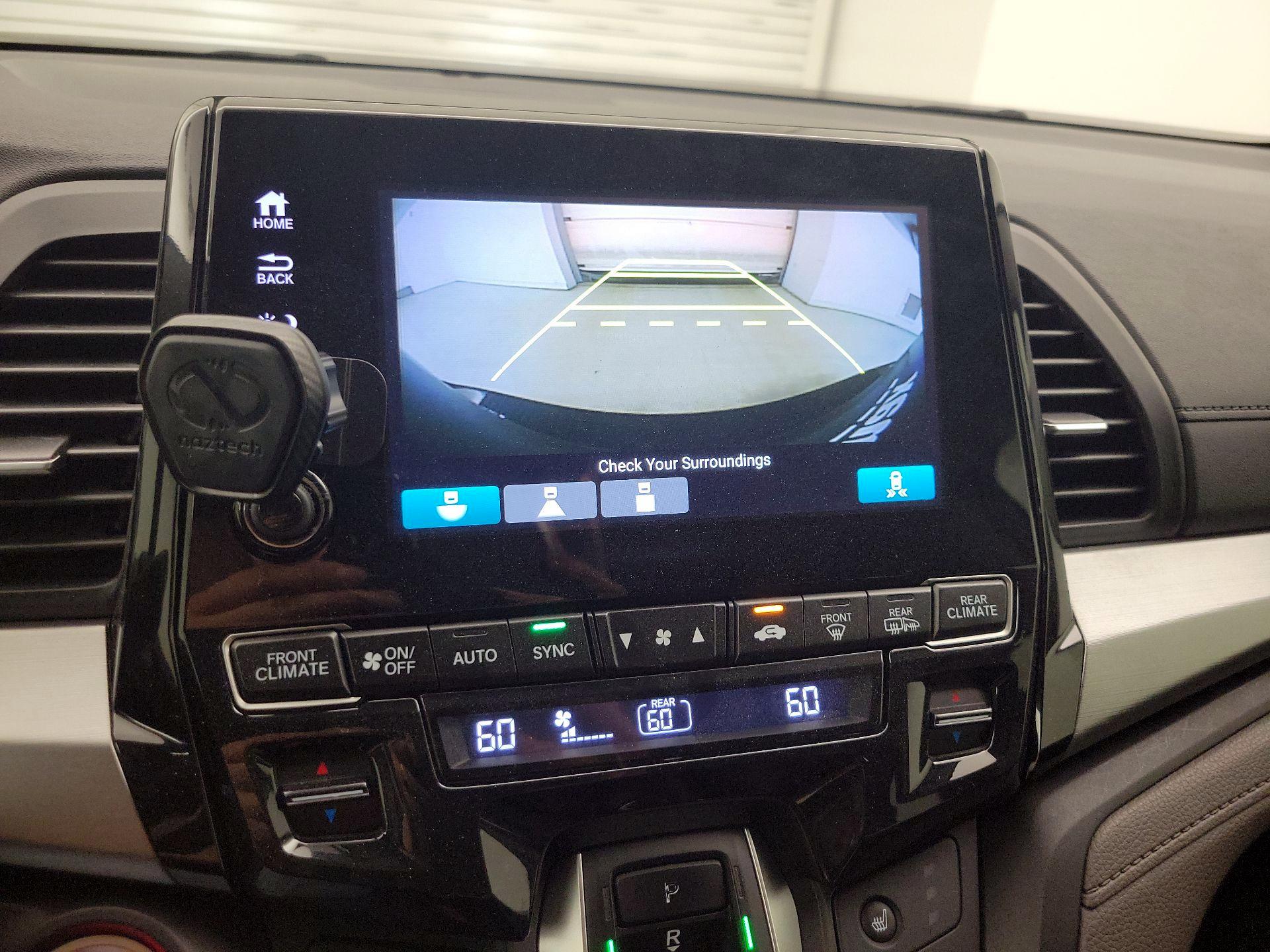 Thumbnail: 2018 Honda Odyssey - 14