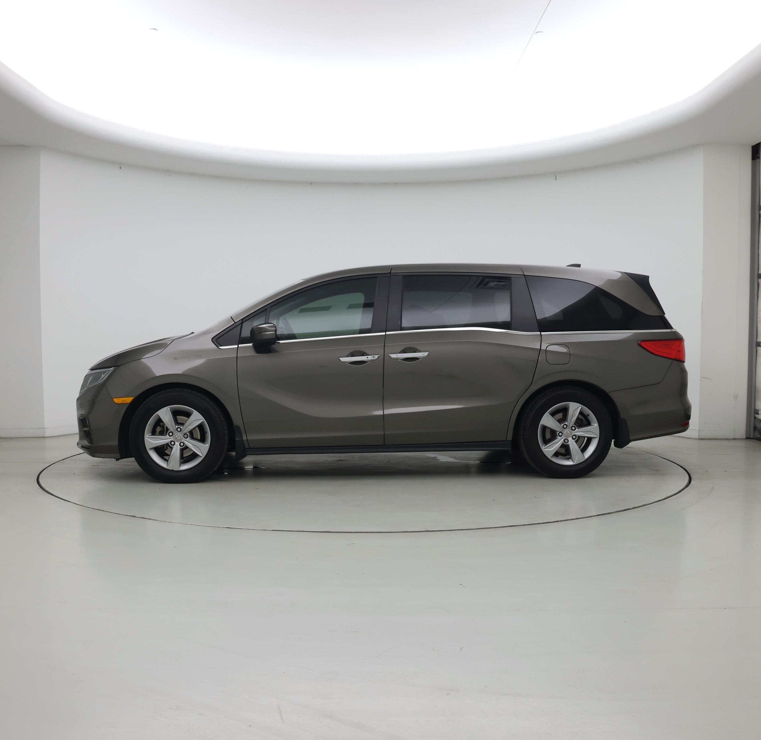 Thumbnail: 2018 Honda Odyssey - 3
