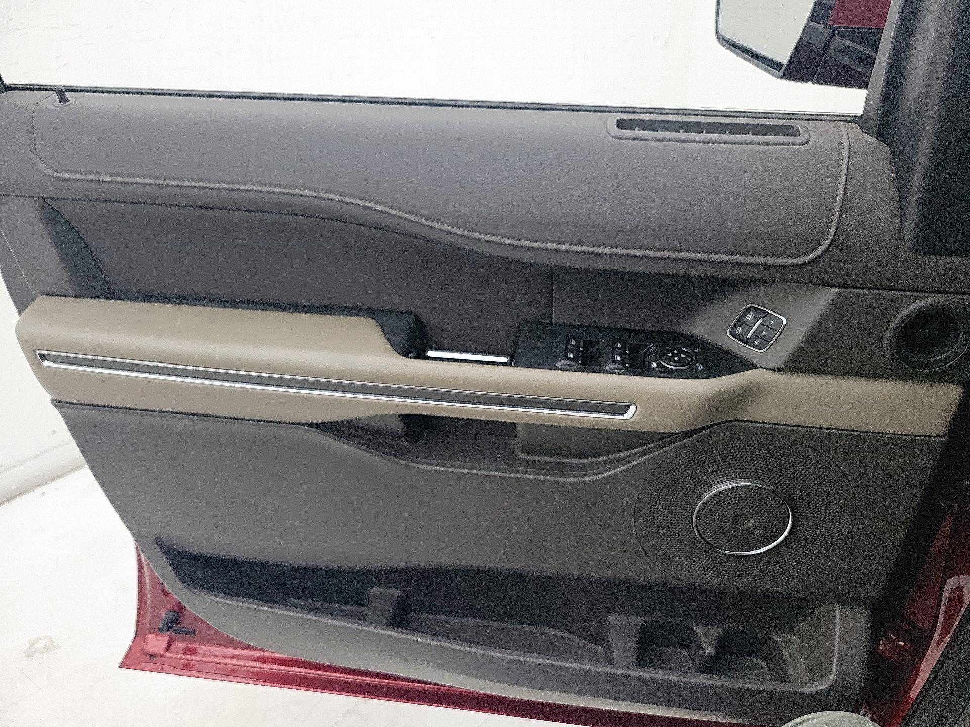 Thumbnail: 2019 Ford Expedition - 12