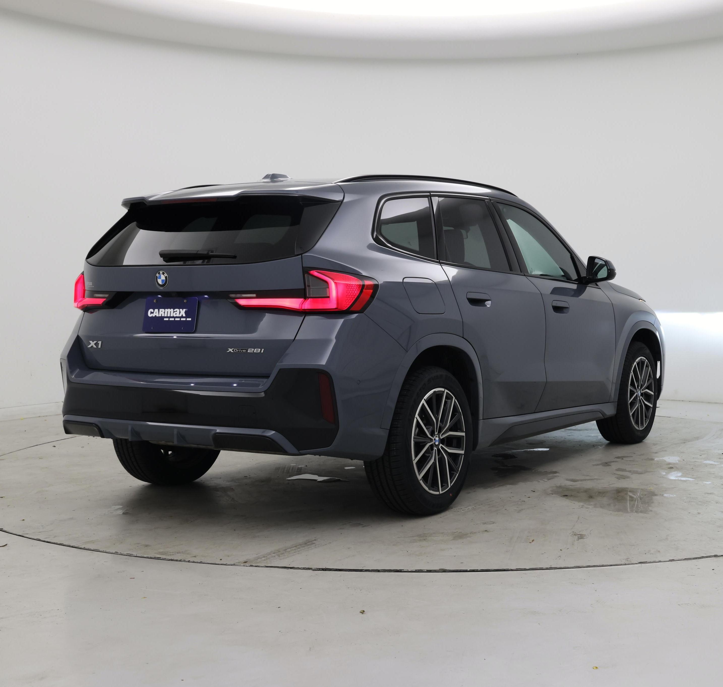 Thumbnail: 2023 BMW X1 - 8
