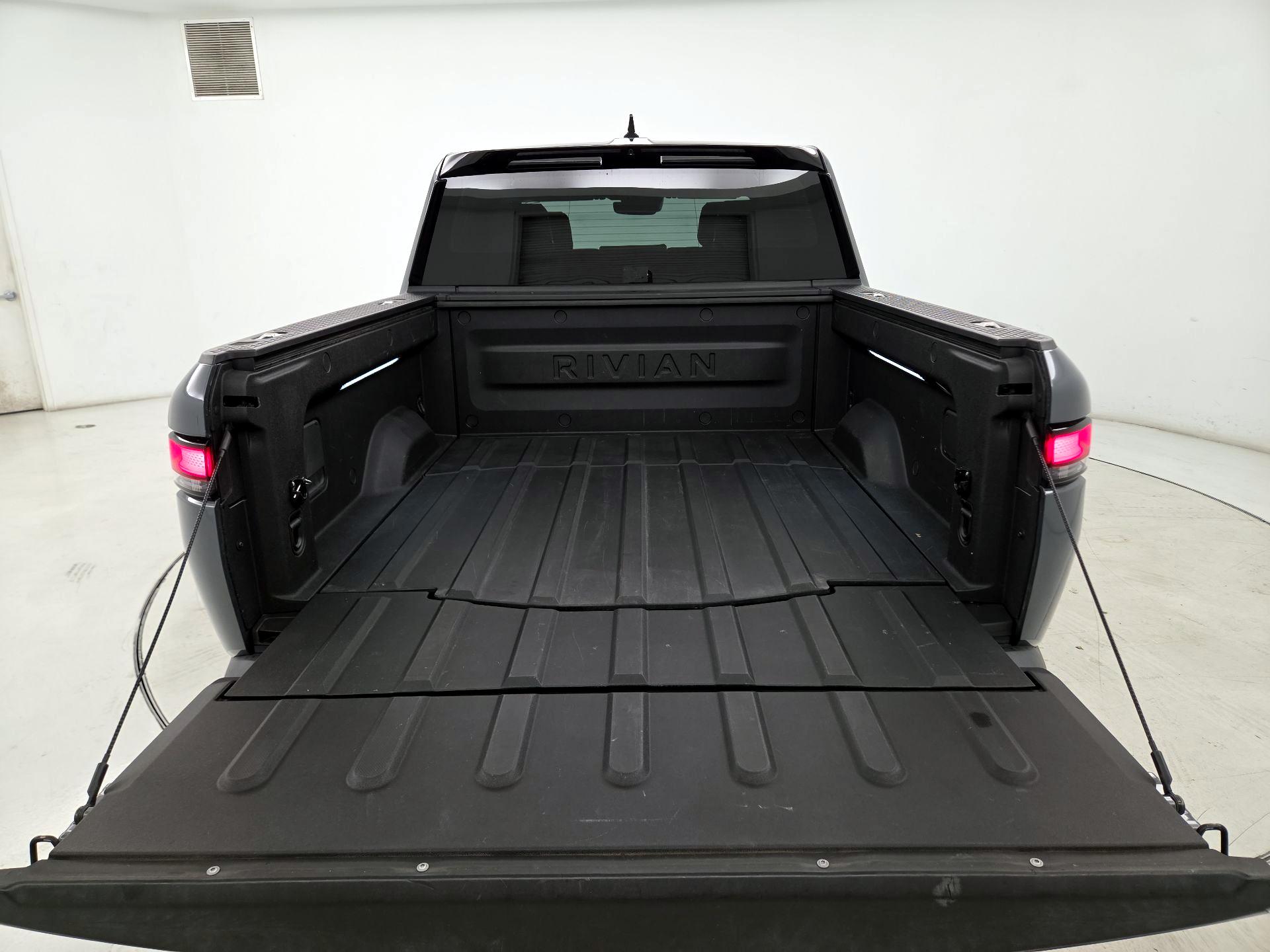 Thumbnail: 2022 Rivian R1T - 20