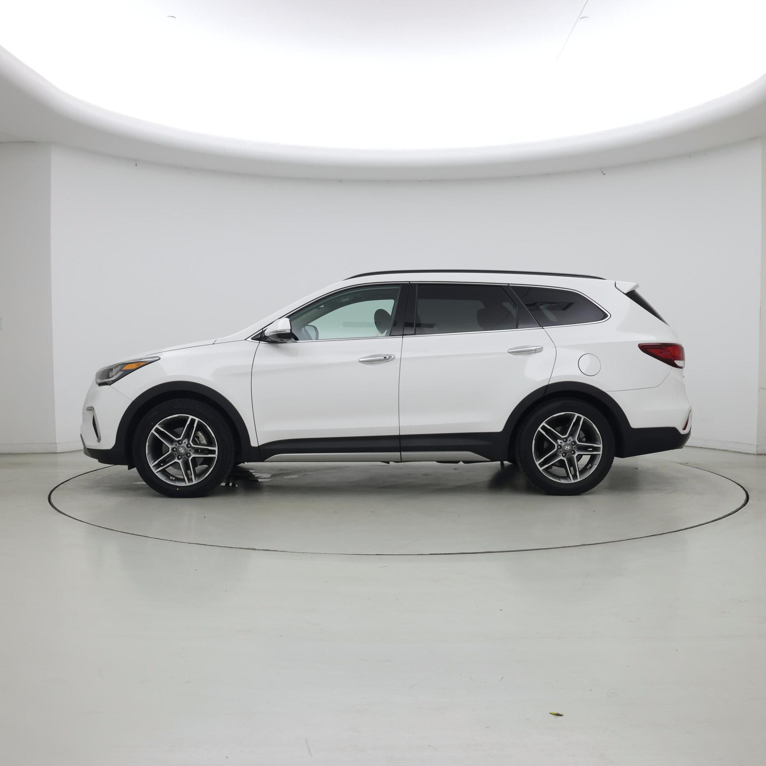 Thumbnail: 2019 Hyundai Santa Fe - 3