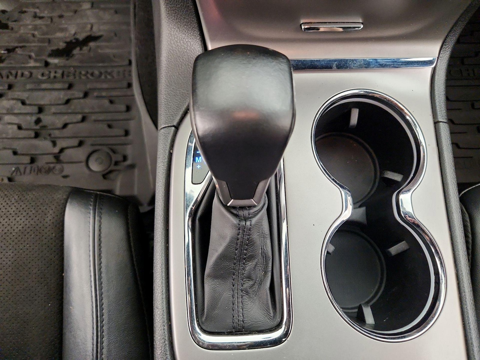2019 Jeep Grand Cherokee Altitude - Photo 19