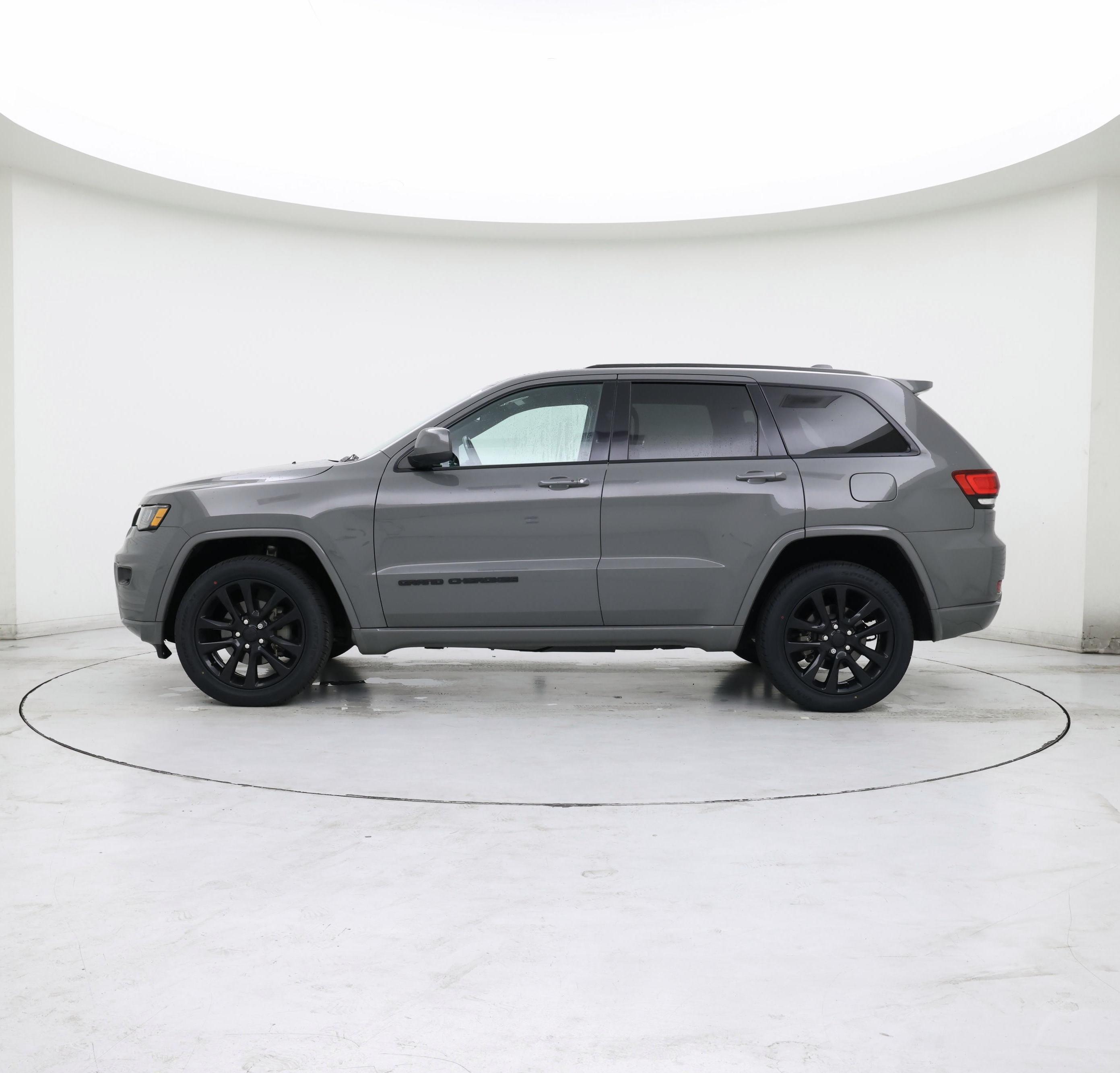 Thumbnail: 2019 Jeep Grand Cherokee - 3