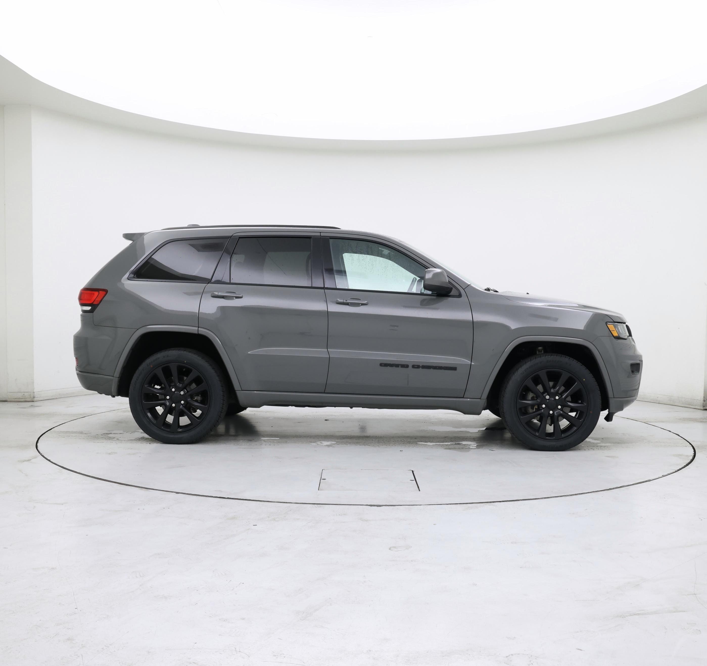 Thumbnail: 2019 Jeep Grand Cherokee - 7