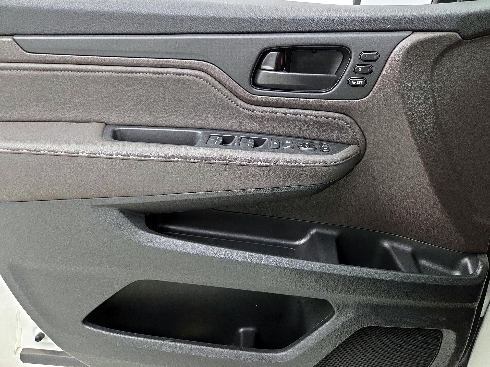 Thumbnail: 2018 Honda Odyssey - 12