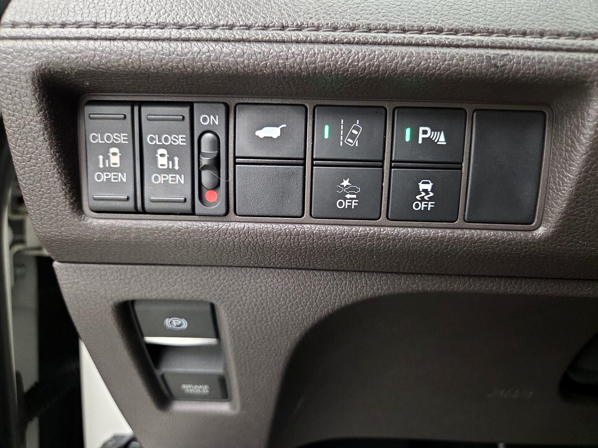 Thumbnail: 2018 Honda Odyssey - 13