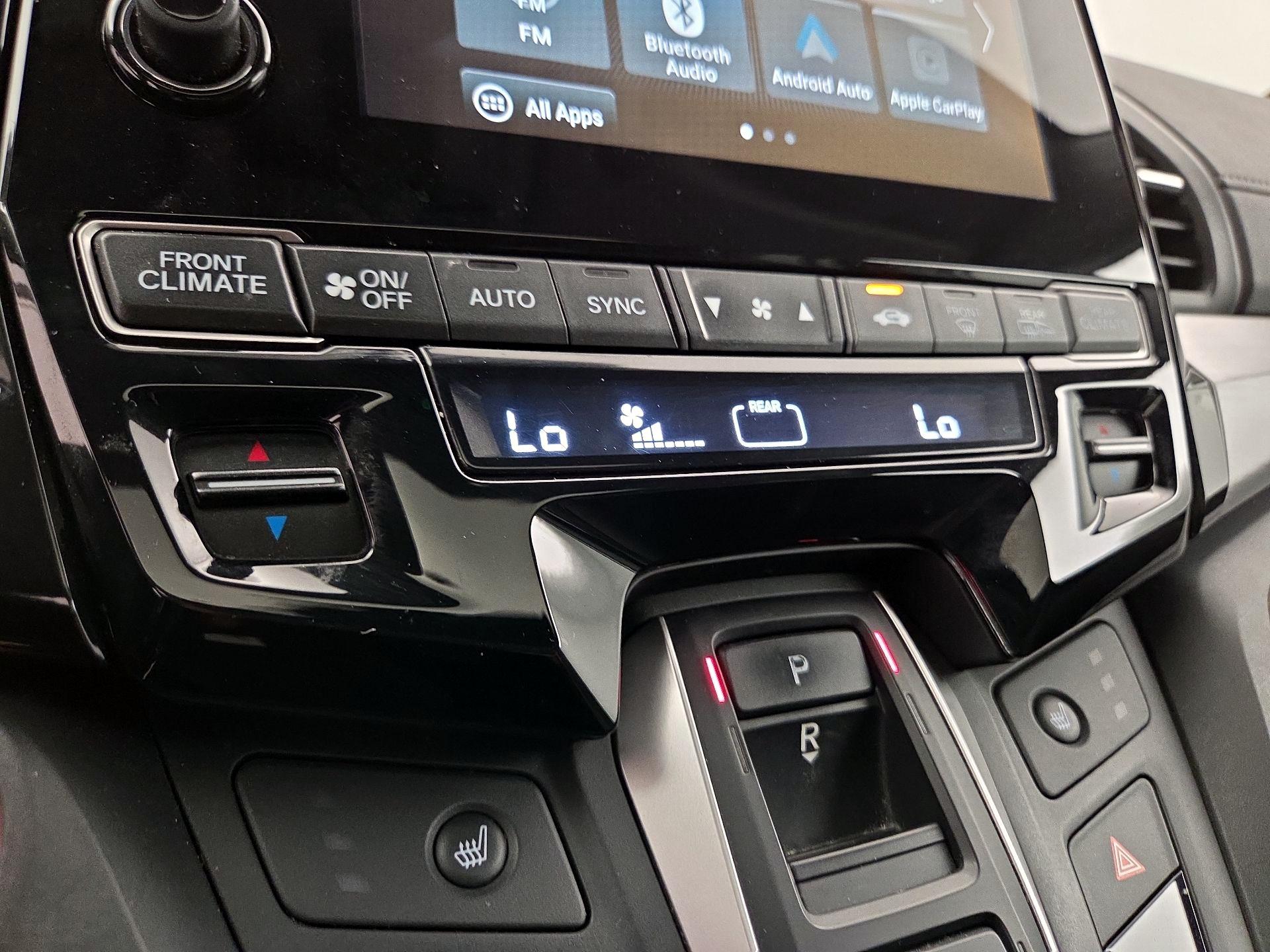 Thumbnail: 2018 Honda Odyssey - 17