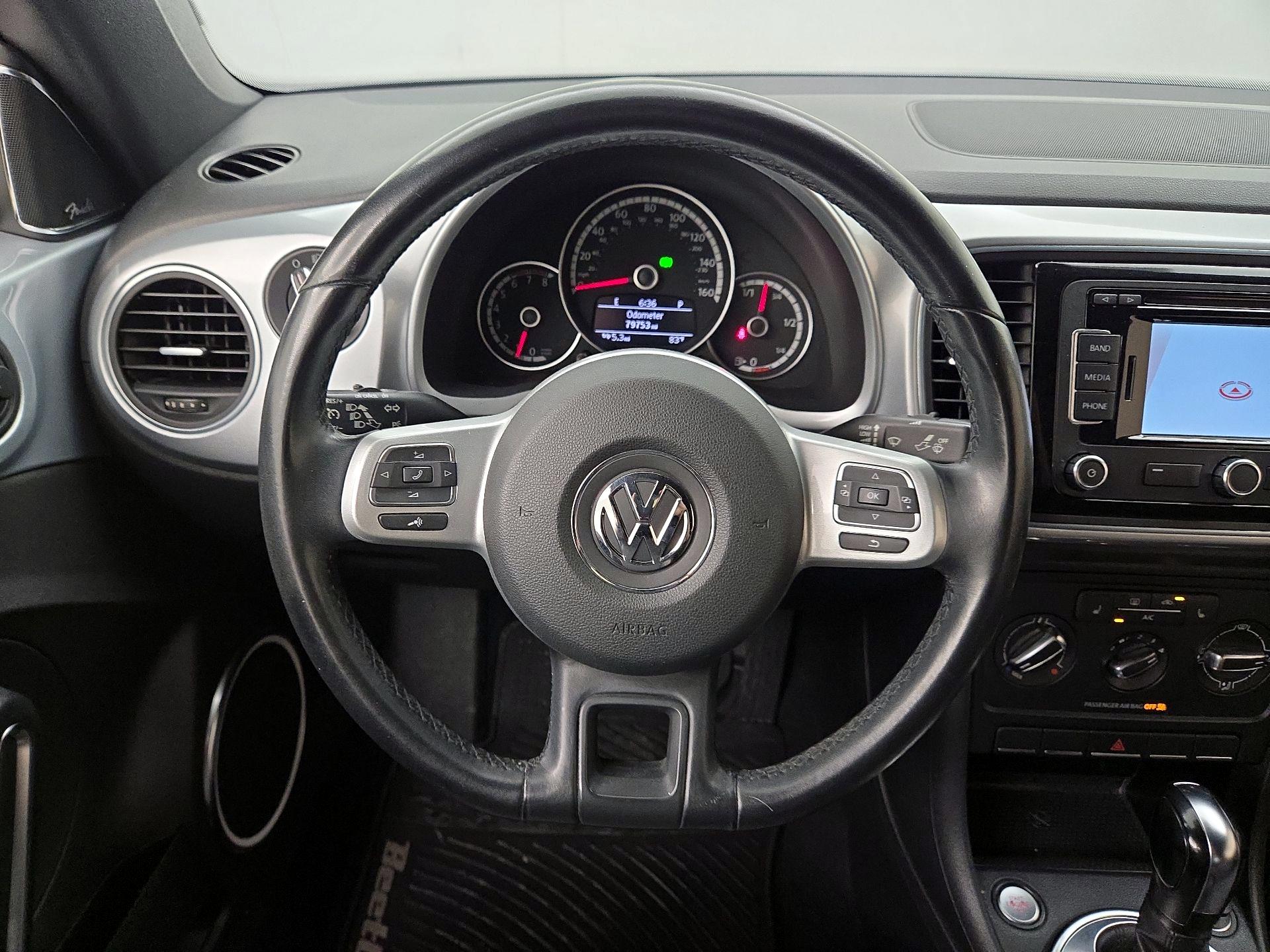 Thumbnail: 2014 Volkswagen Beetle - 10