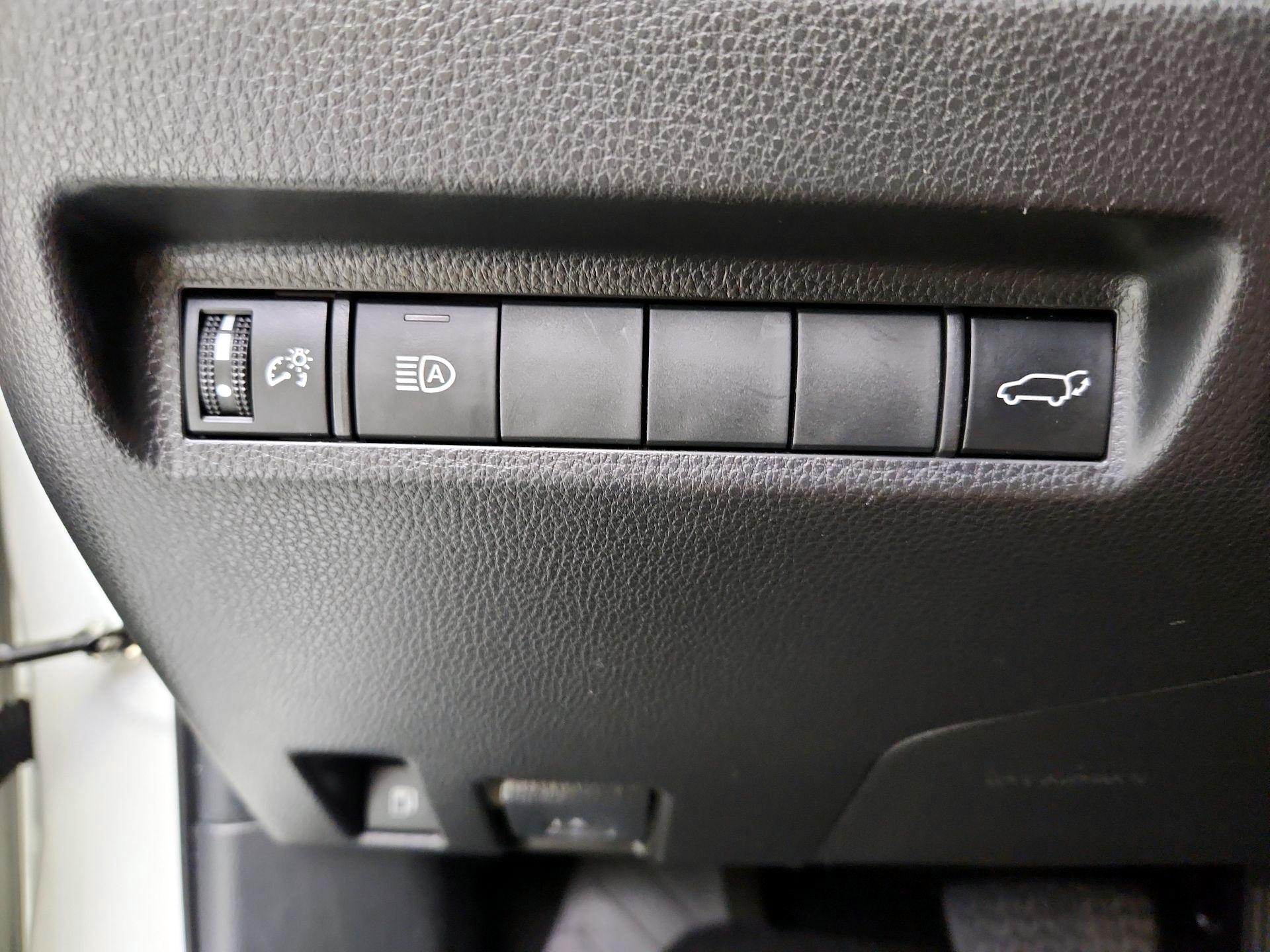 Thumbnail: 2022 Toyota RAV4 - 13