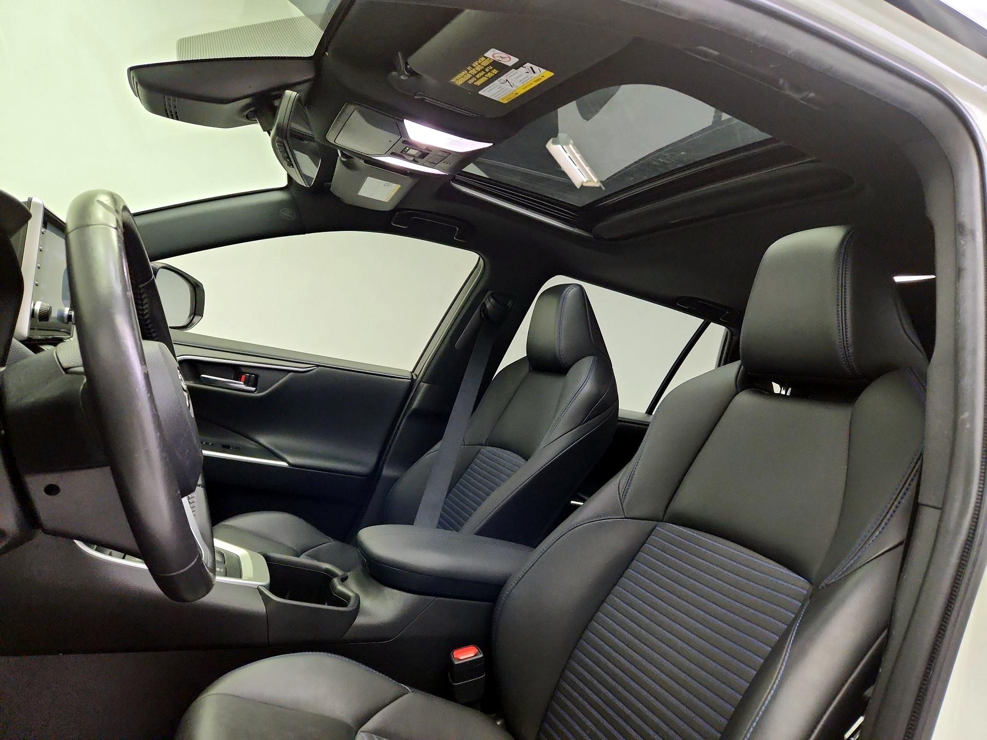 Thumbnail: 2022 Toyota RAV4 - 19