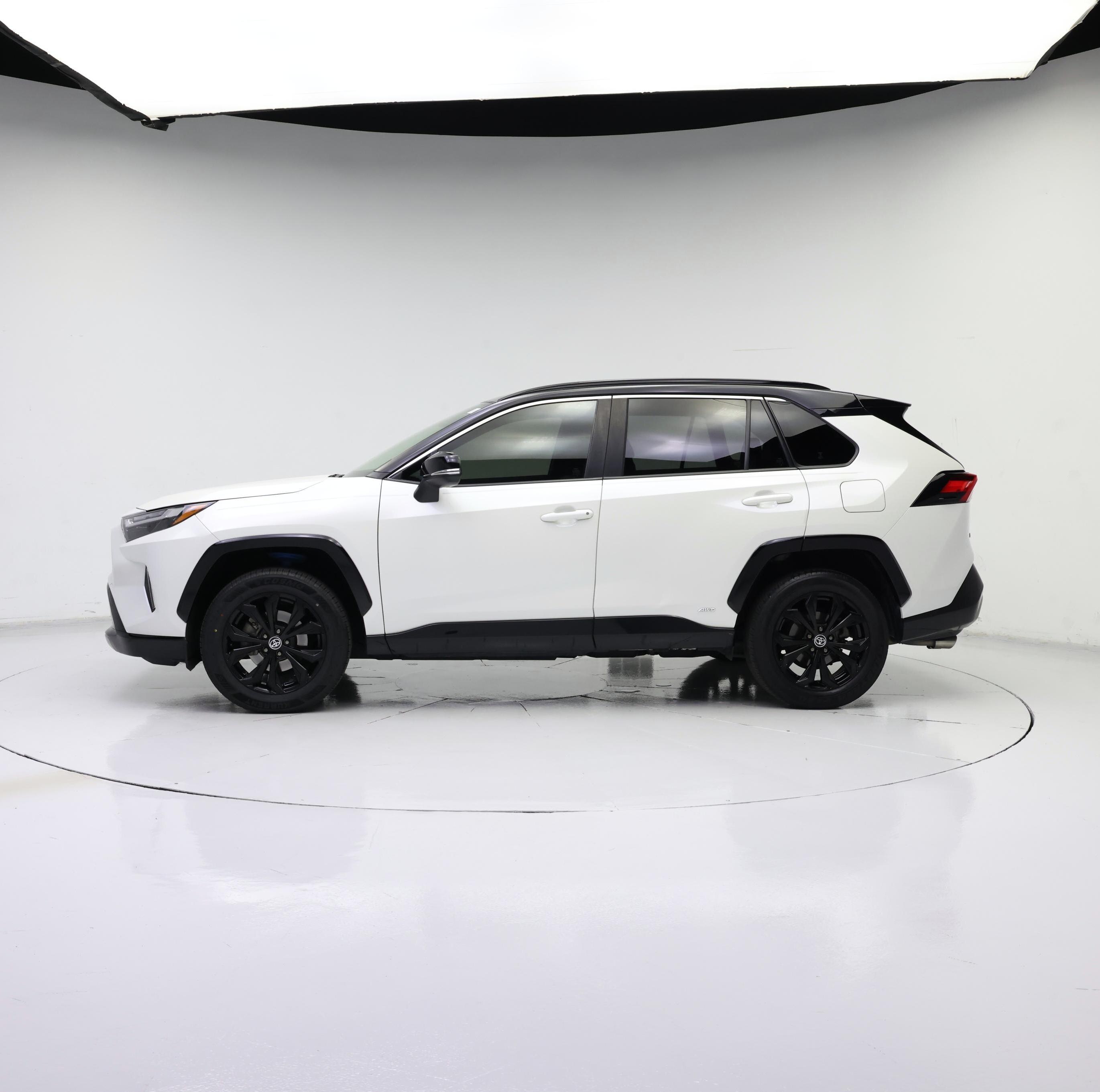 Thumbnail: 2022 Toyota RAV4 - 3