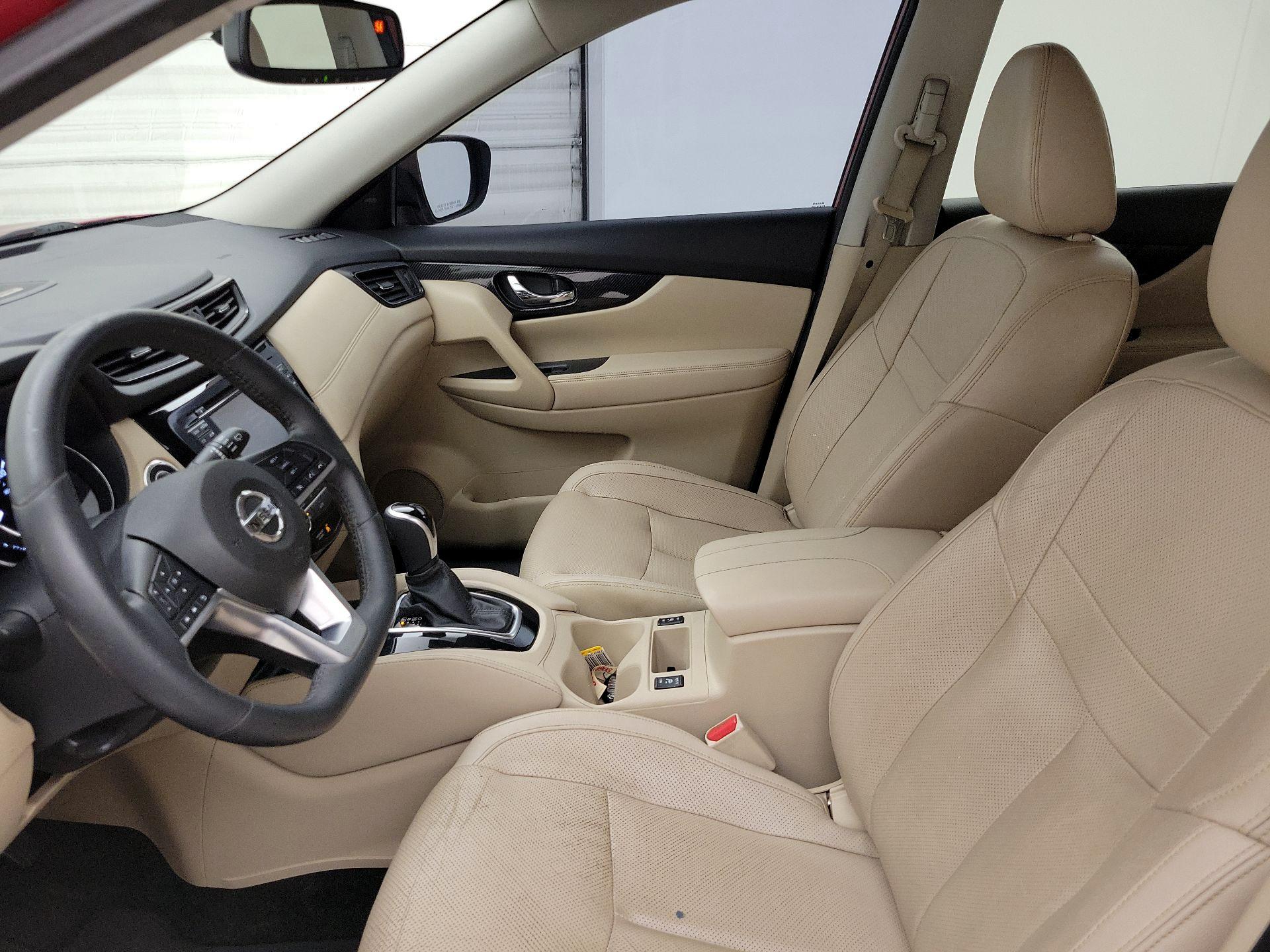 Thumbnail: 2017 Nissan Rogue - 11