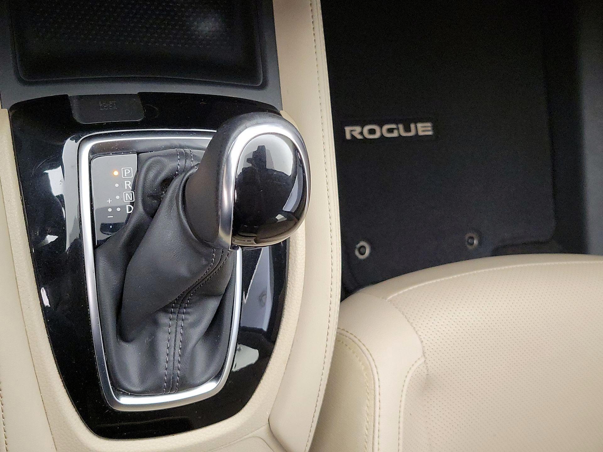 Thumbnail: 2017 Nissan Rogue - 17