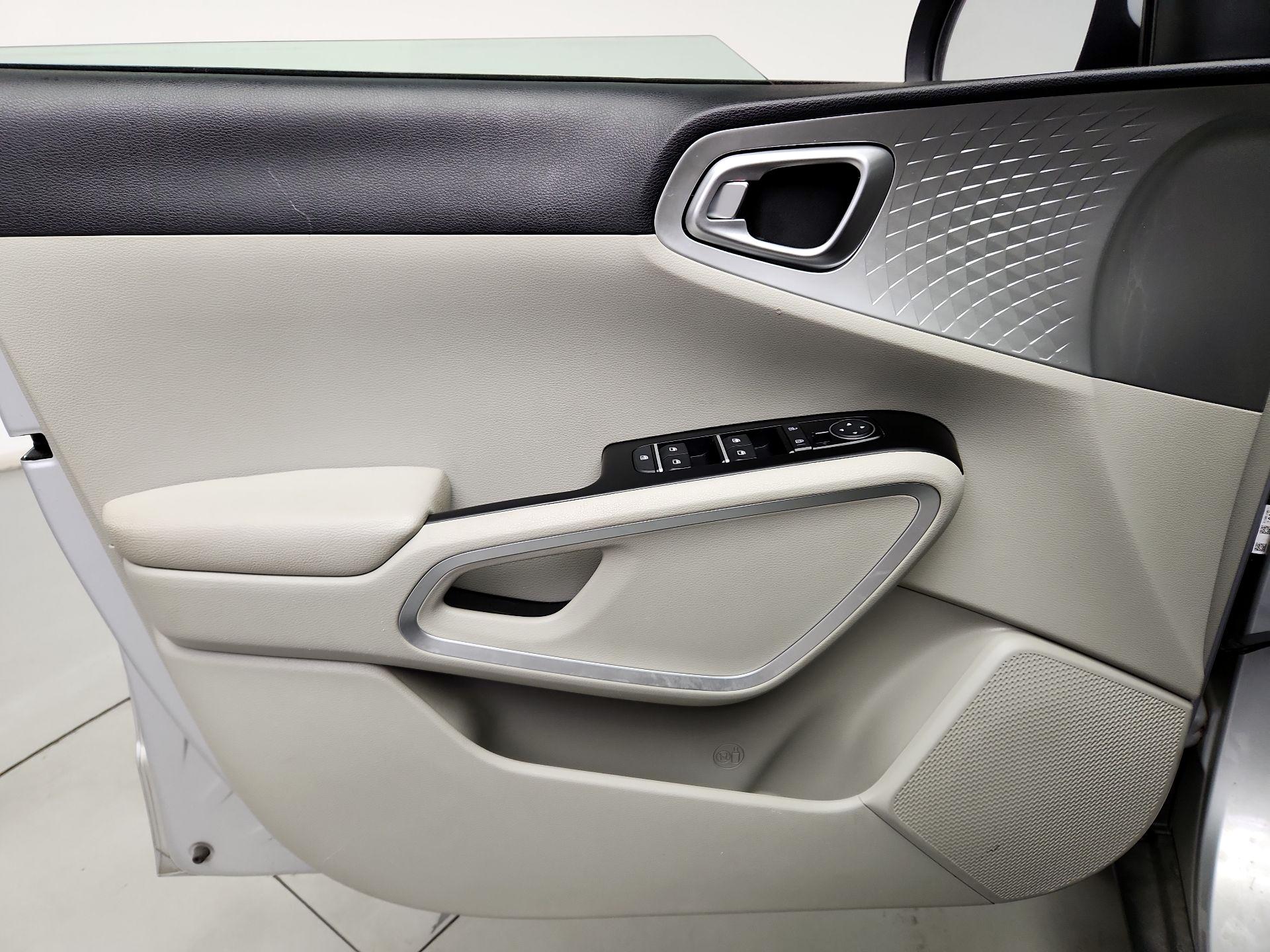 Thumbnail: 2020 Kia Soul - 12