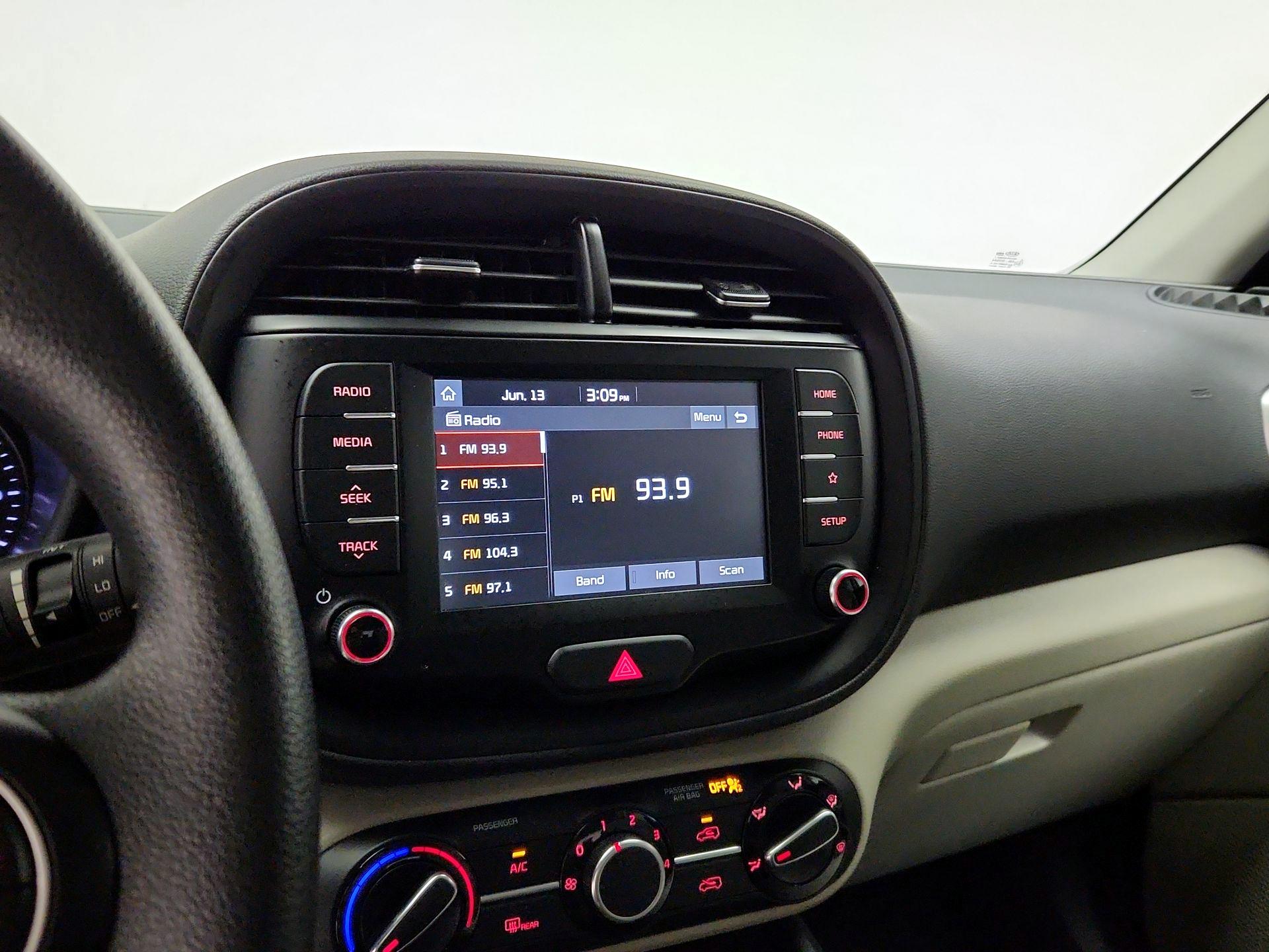 Thumbnail: 2020 Kia Soul - 15