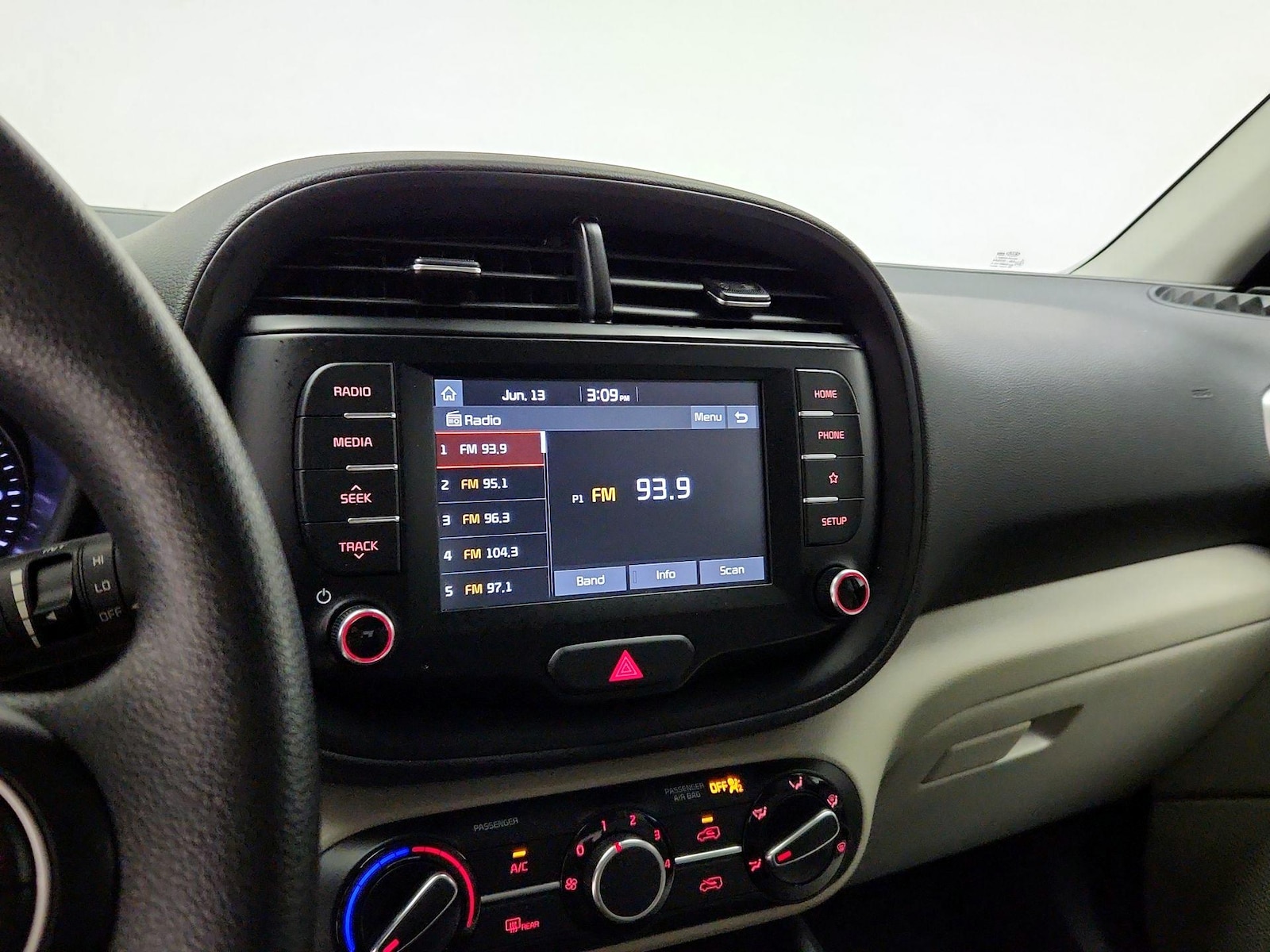 2020 Kia Soul LX - Photo 16