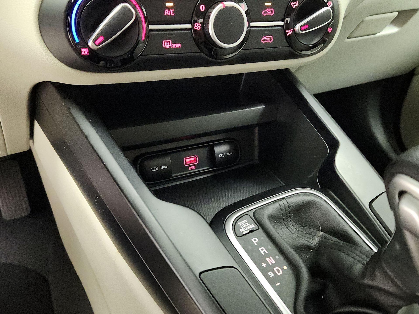2020 Kia Soul LX - Photo 19