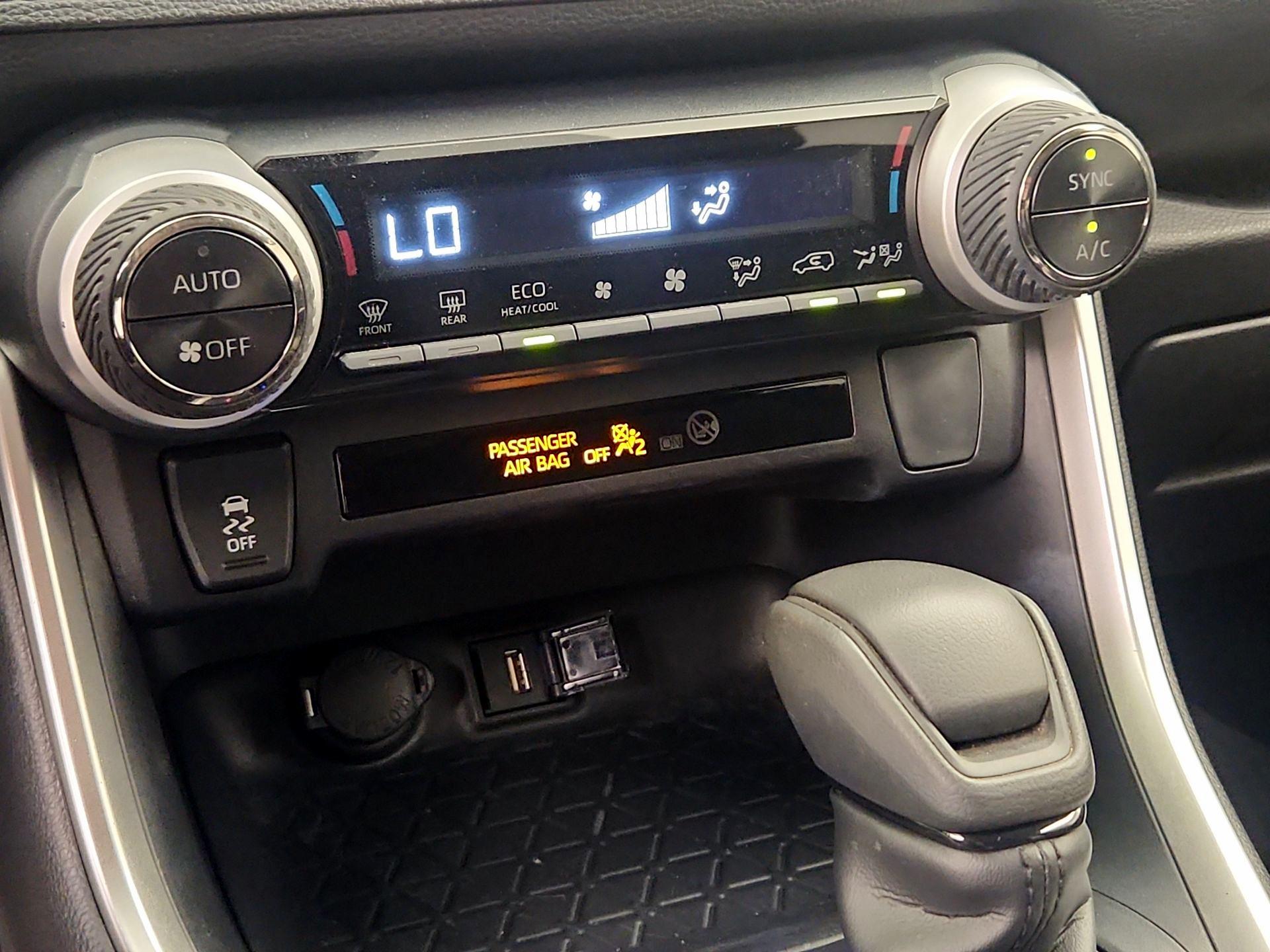 Thumbnail: 2022 Toyota RAV4 - 16
