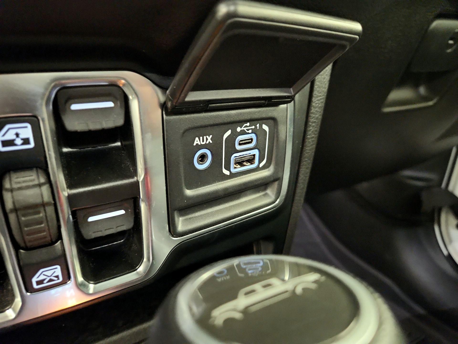 Thumbnail: 2024 Jeep Gladiator - 18