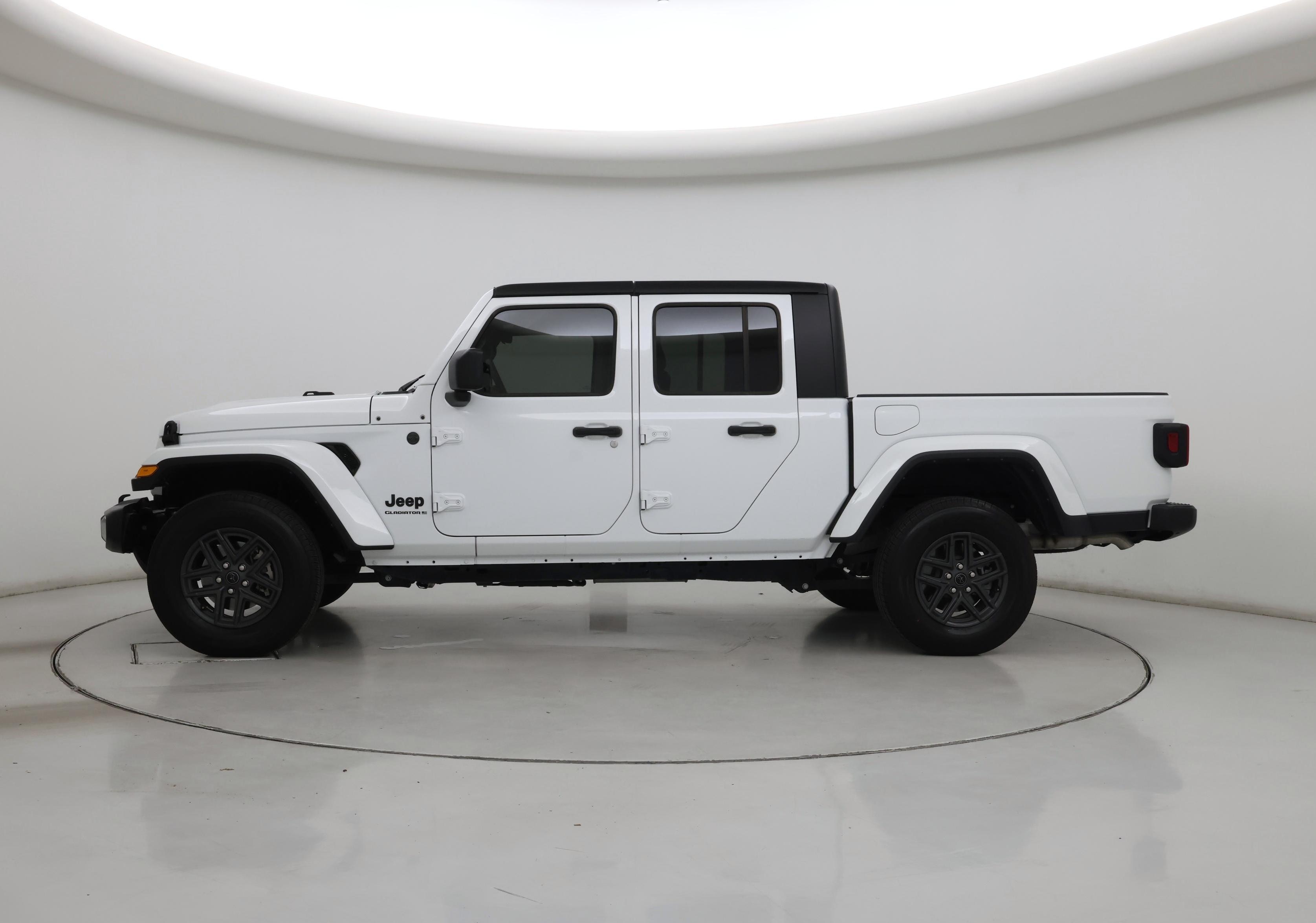 Thumbnail: 2024 Jeep Gladiator - 3