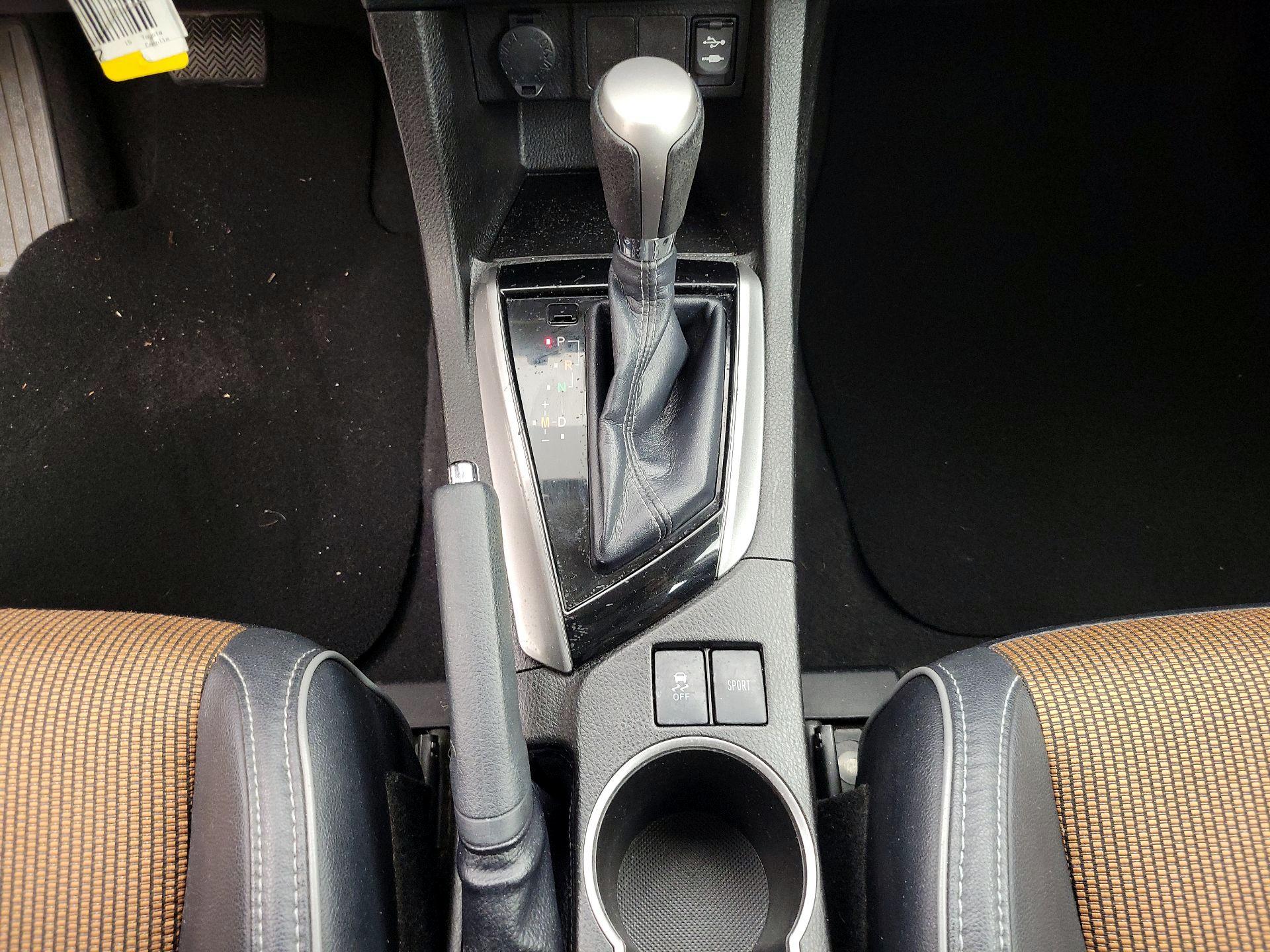 Thumbnail: 2015 Toyota Corolla - 17