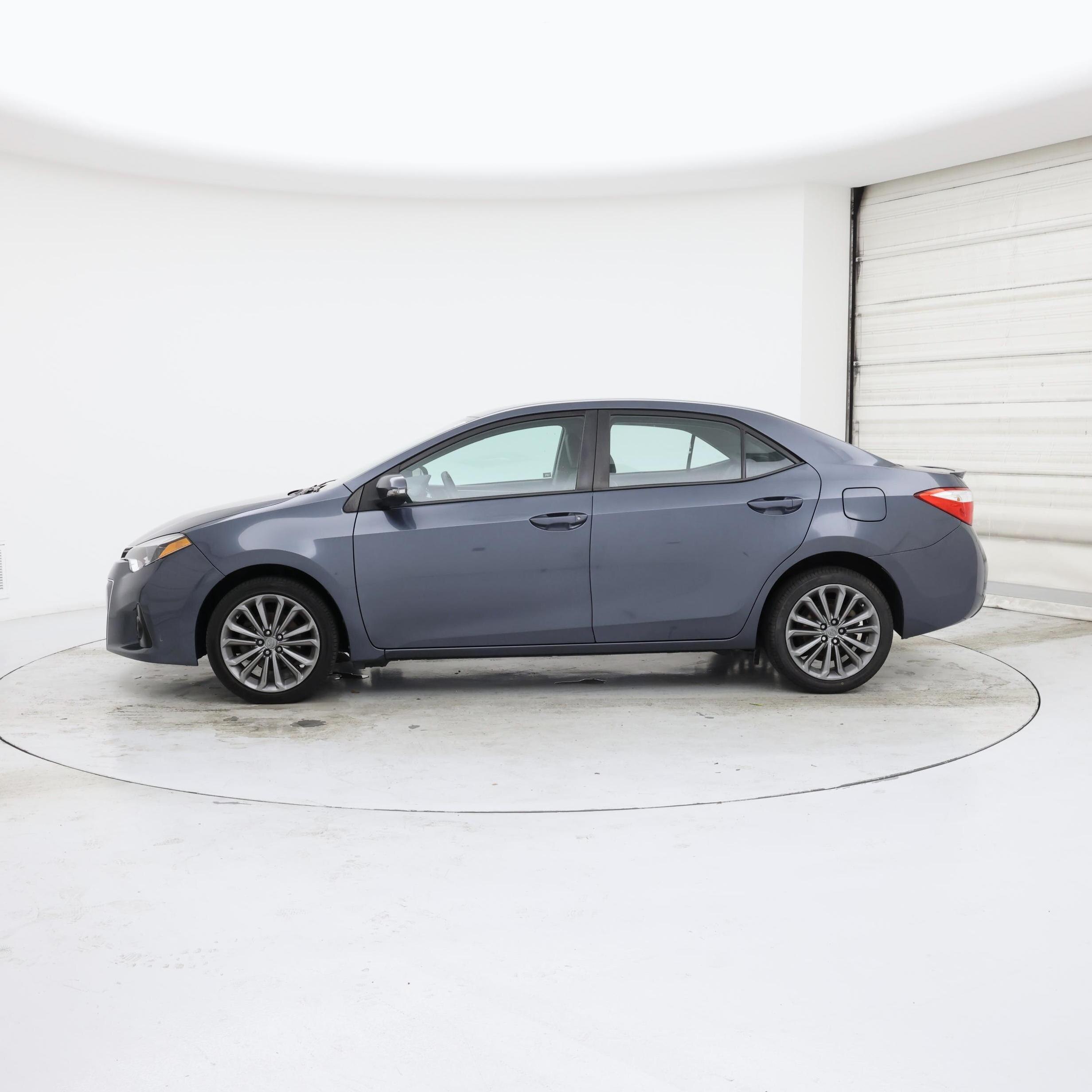 Thumbnail: 2015 Toyota Corolla - 3