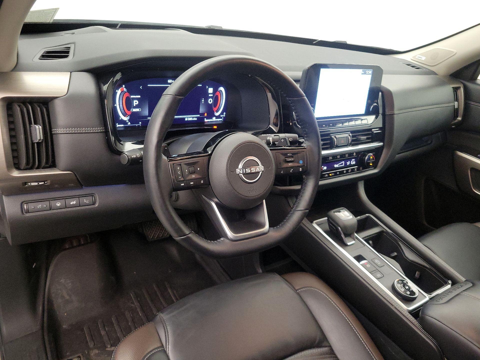 Thumbnail: 2023 Nissan Pathfinder - 9
